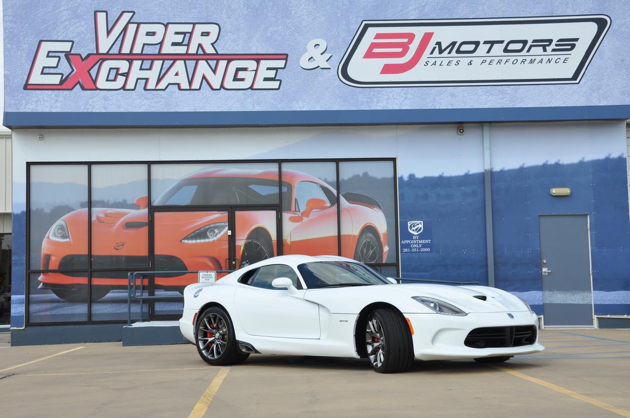 Used-2014-Dodge-SRT-Viper-GTS