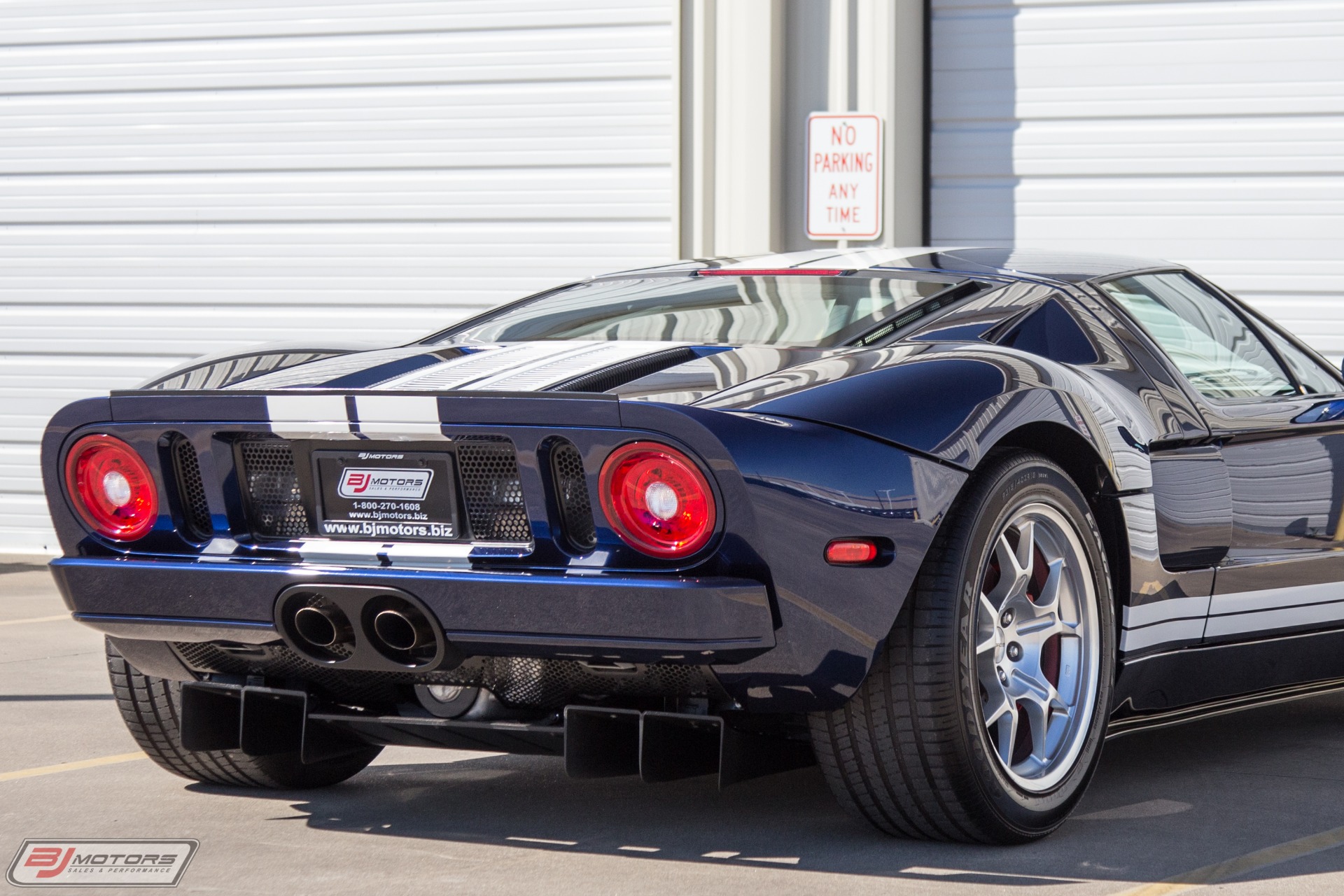 Used-2006-Ford-GT-Midnight-Blue-with-White-Stripes