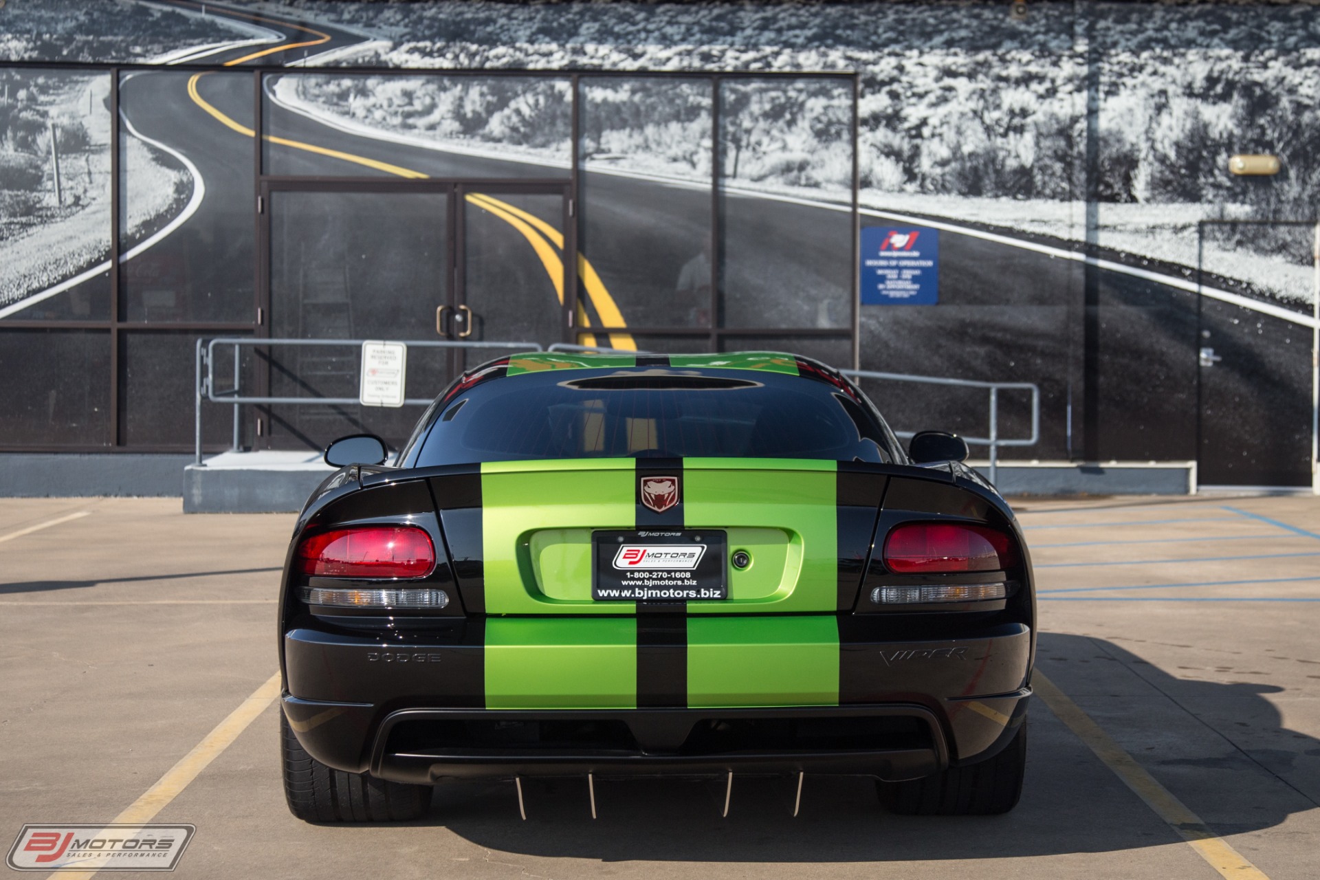 Used-2010-Dodge-Viper-SRT-10