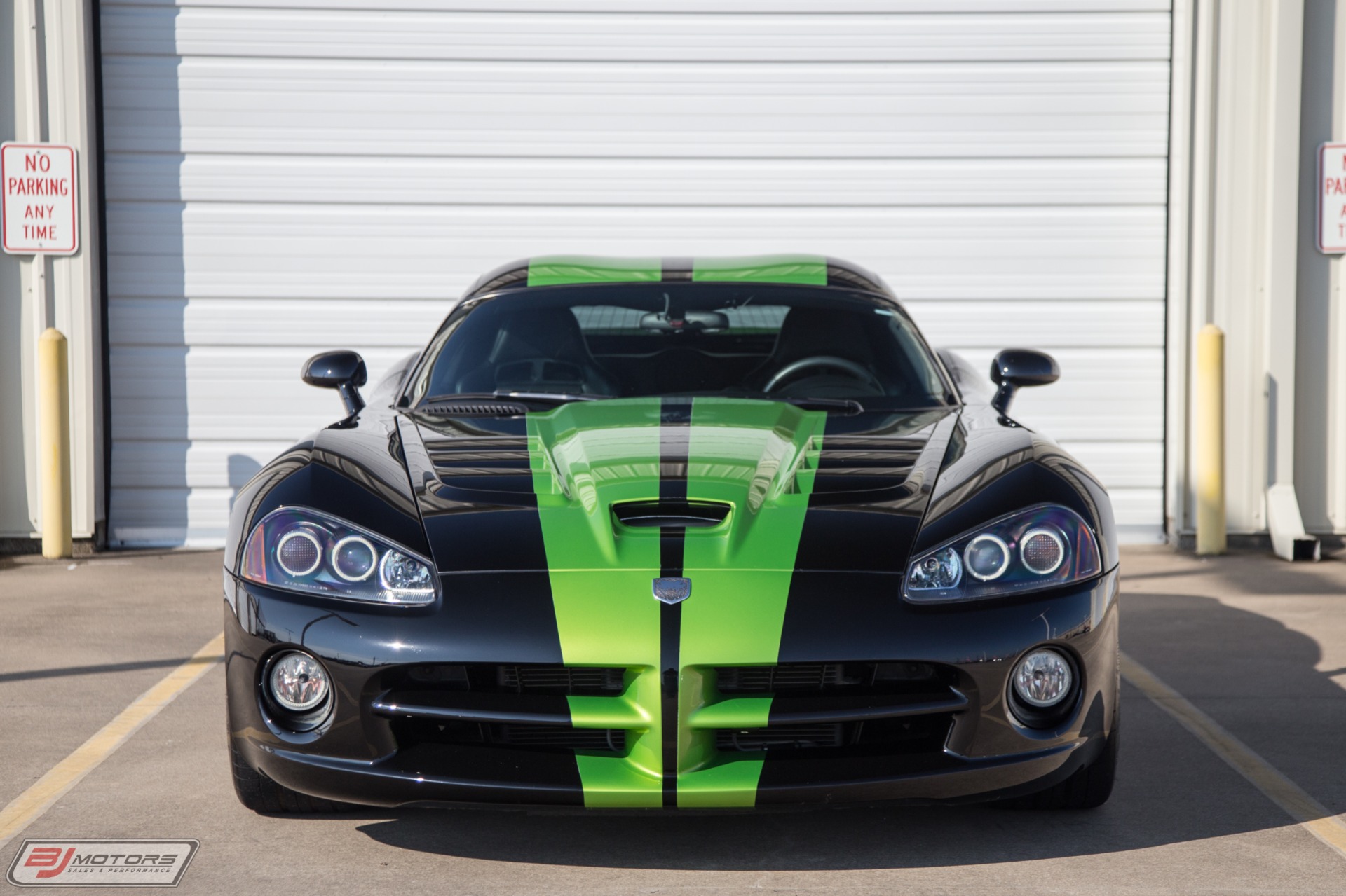 Used-2010-Dodge-Viper-SRT-10