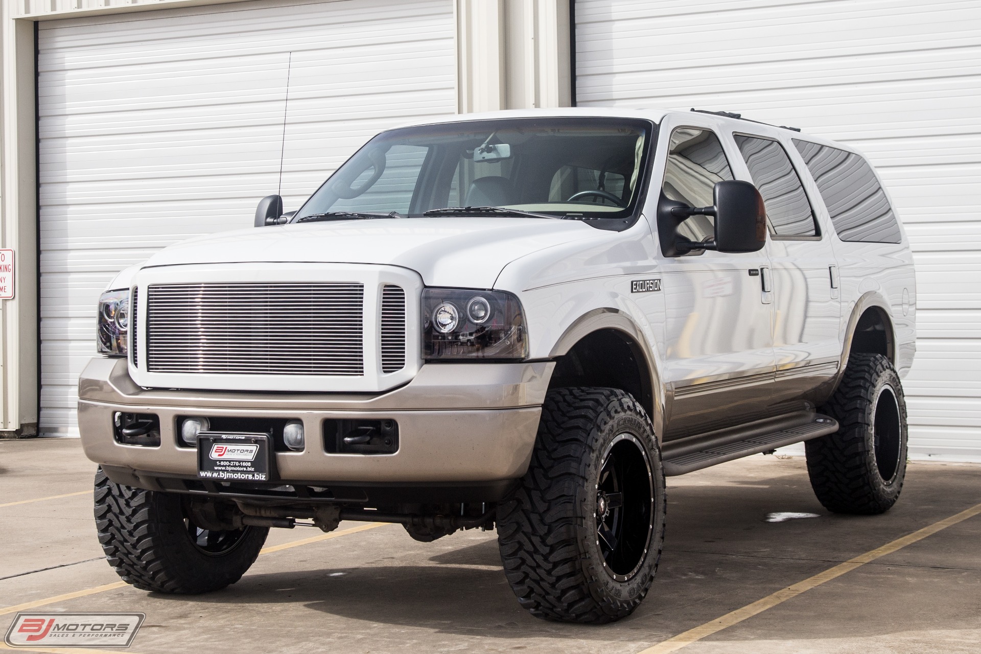 Used-2005-Ford-Excursion-Eddie-Bauer