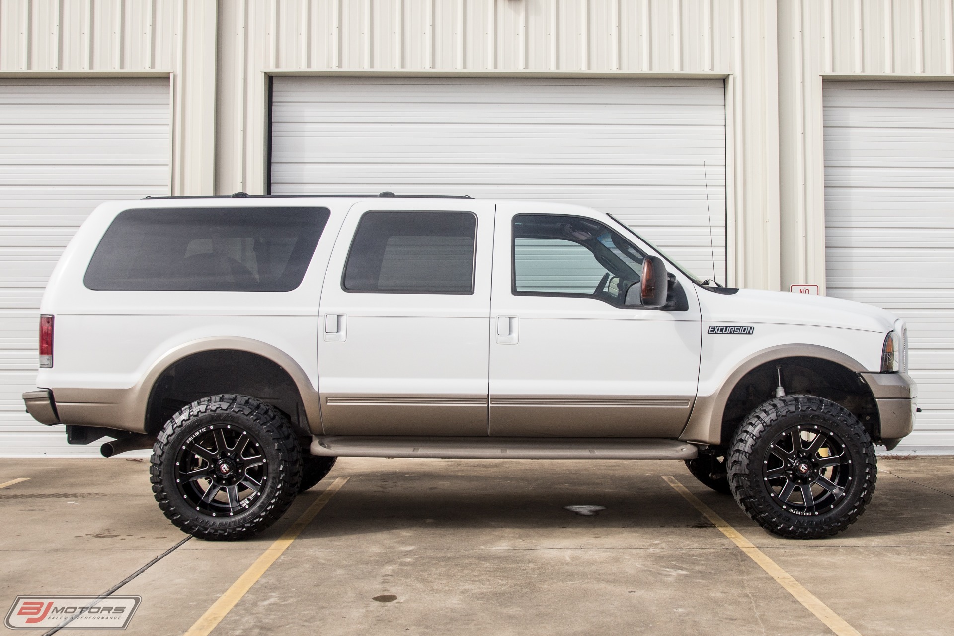 Used-2005-Ford-Excursion-Eddie-Bauer