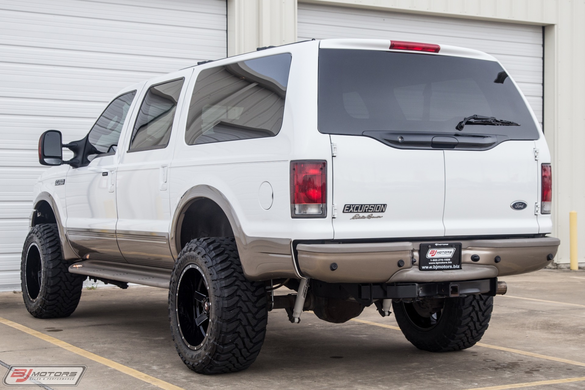 Used-2005-Ford-Excursion-Eddie-Bauer