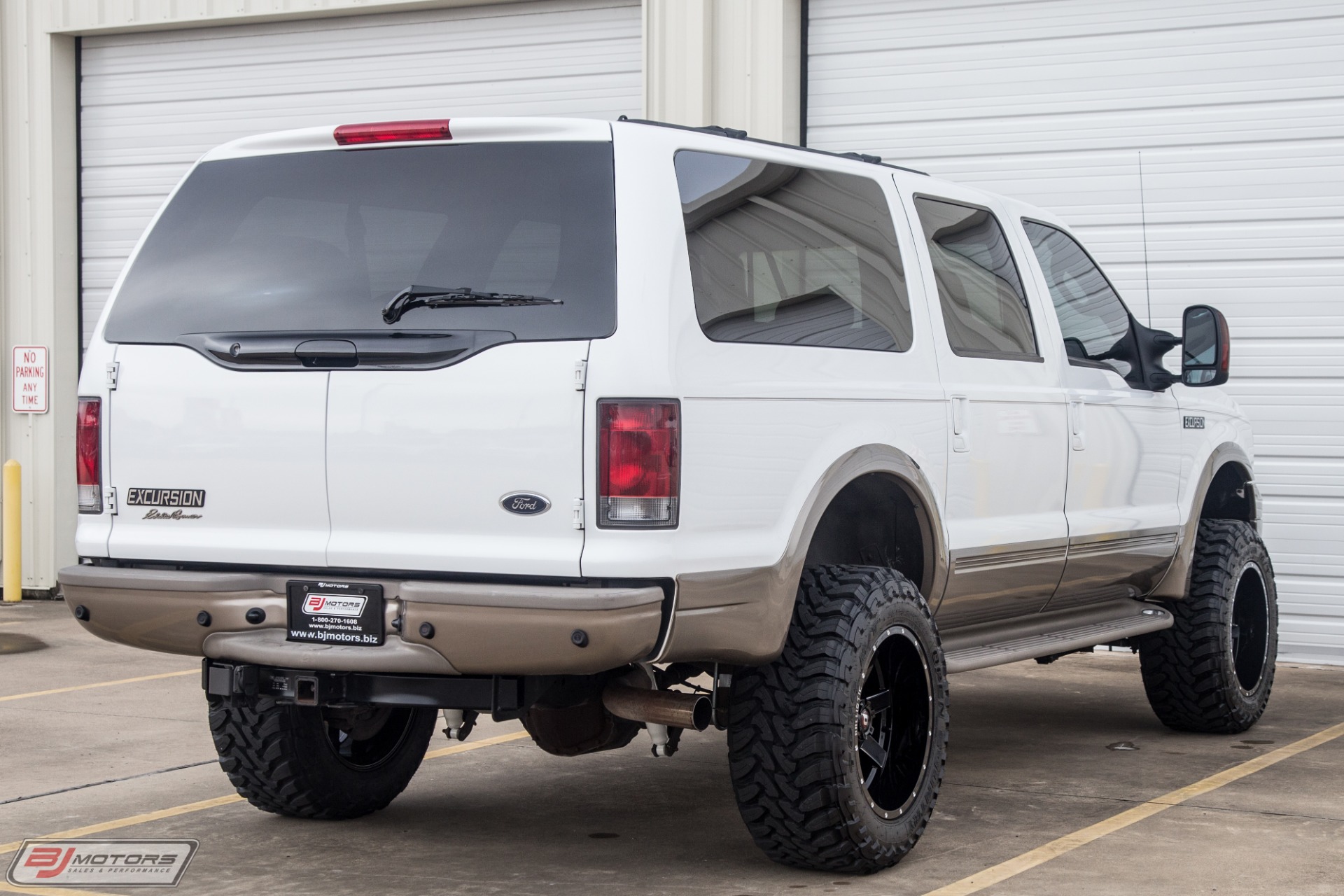 Used-2005-Ford-Excursion-Eddie-Bauer