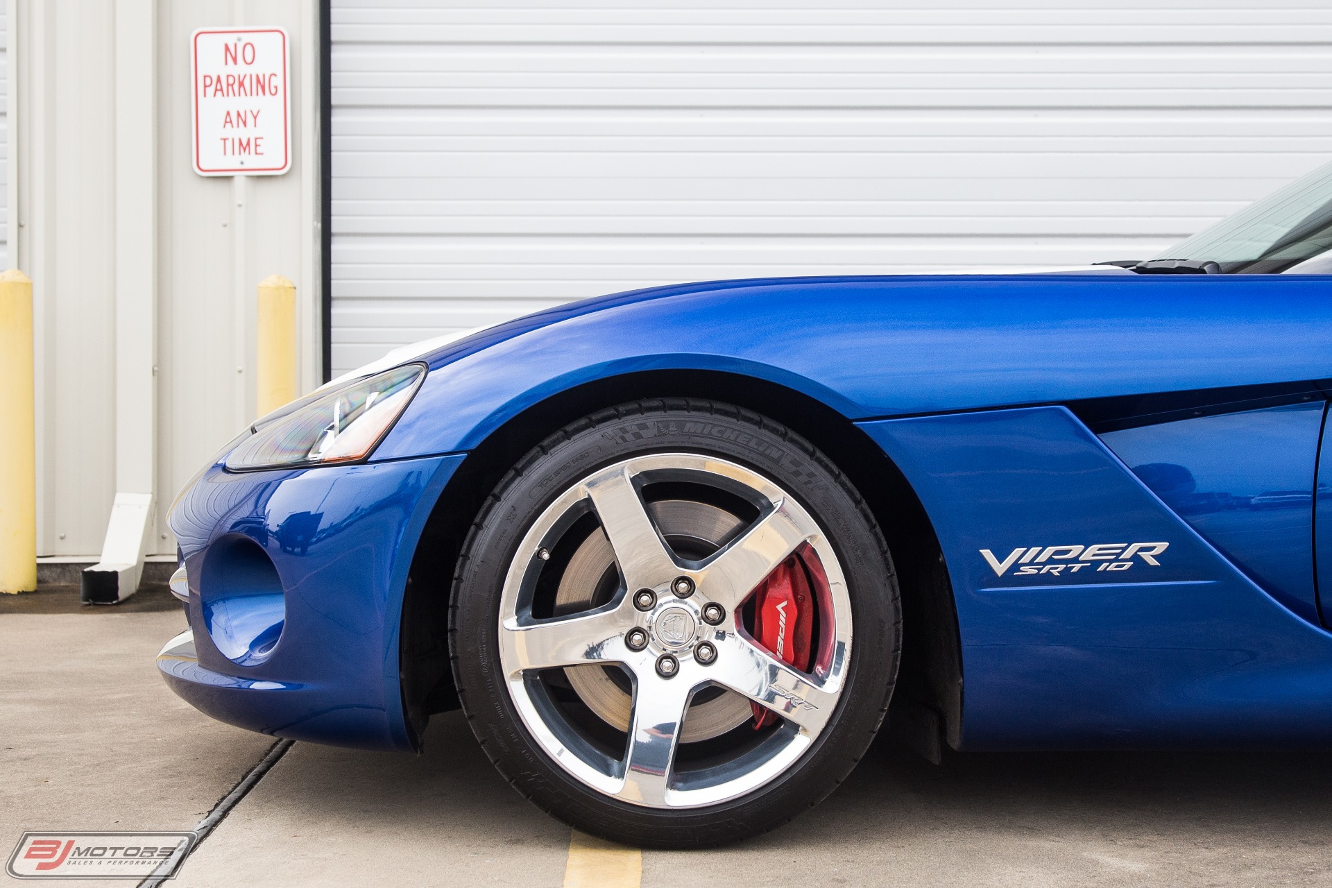 Used-2006-Dodge-Viper-SRT-10-Launch-Edition-1-of-200