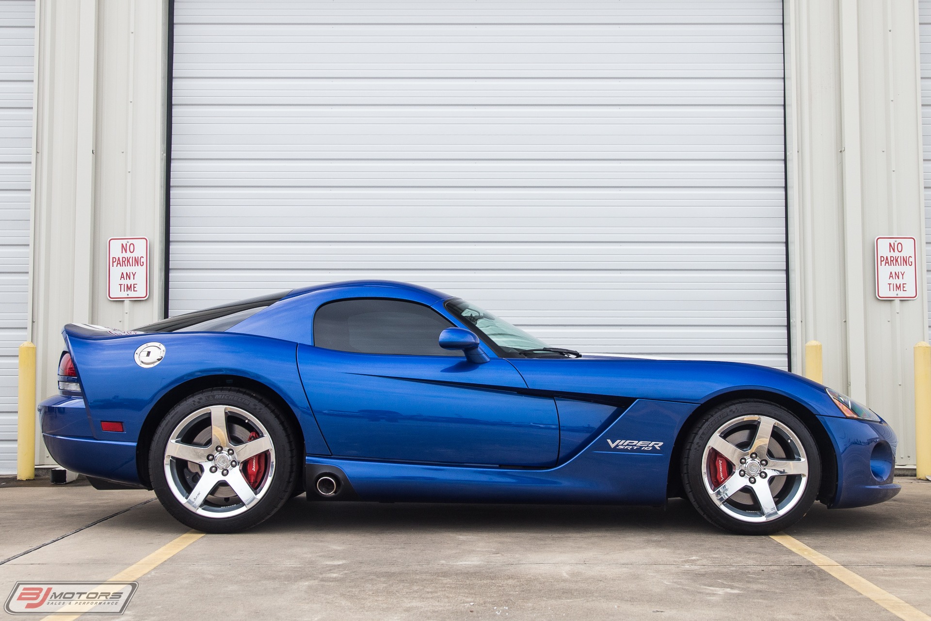 Used-2006-Dodge-Viper-SRT-10-Launch-Edition-1-of-200