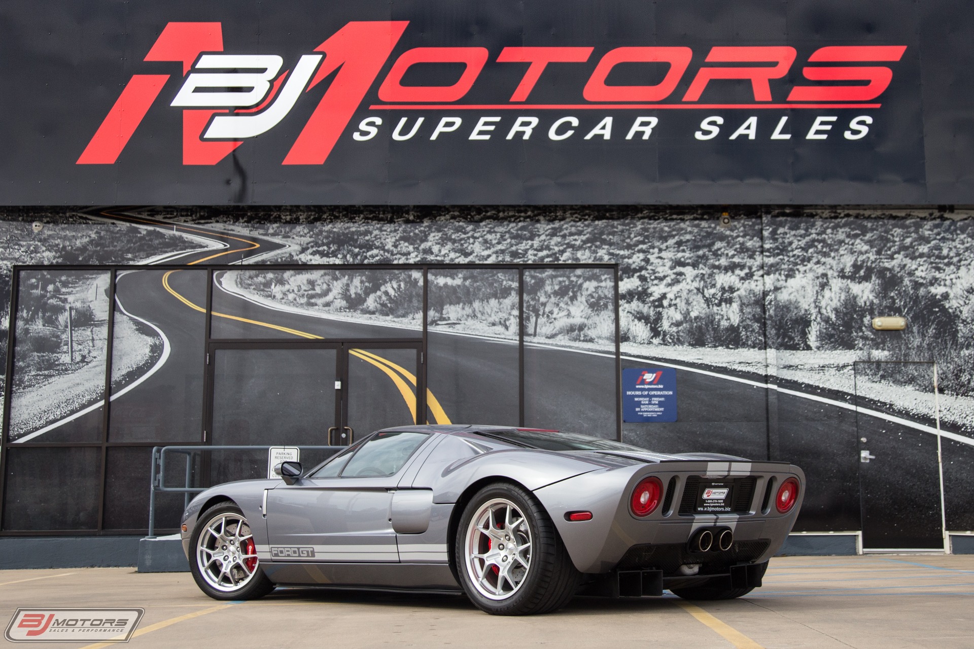 Used-2006-Ford-GT-in-Tungsten-with-Silver-Stripes-Red-Calipers-3-Option-Ford-GT