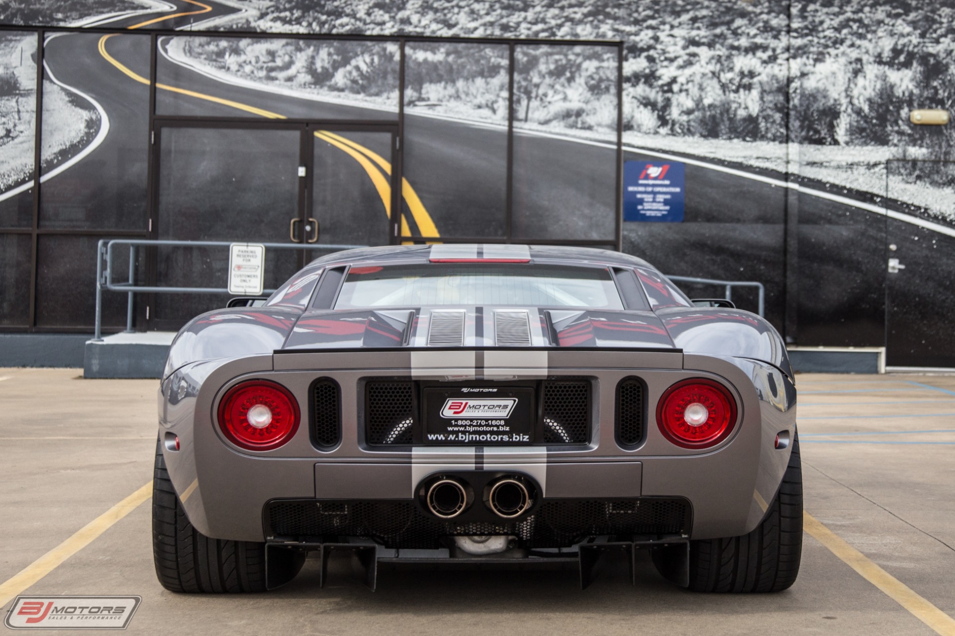 Used-2006-Ford-GT-in-Tungsten-with-Silver-Stripes-Red-Calipers-3-Option-Ford-GT