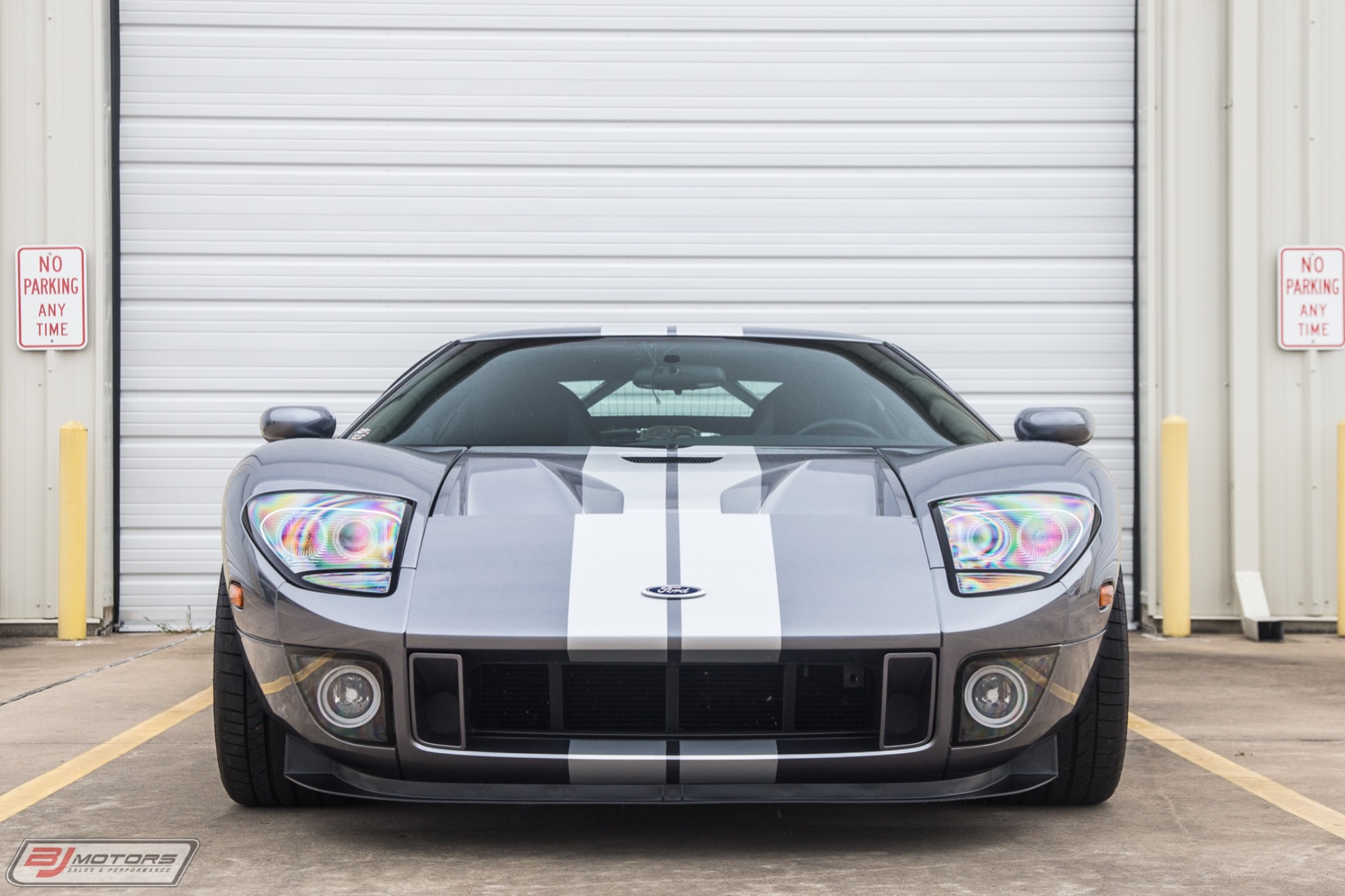 Used-2006-Ford-GT-in-Tungsten-with-Silver-Stripes-Red-Calipers-3-Option-Ford-GT