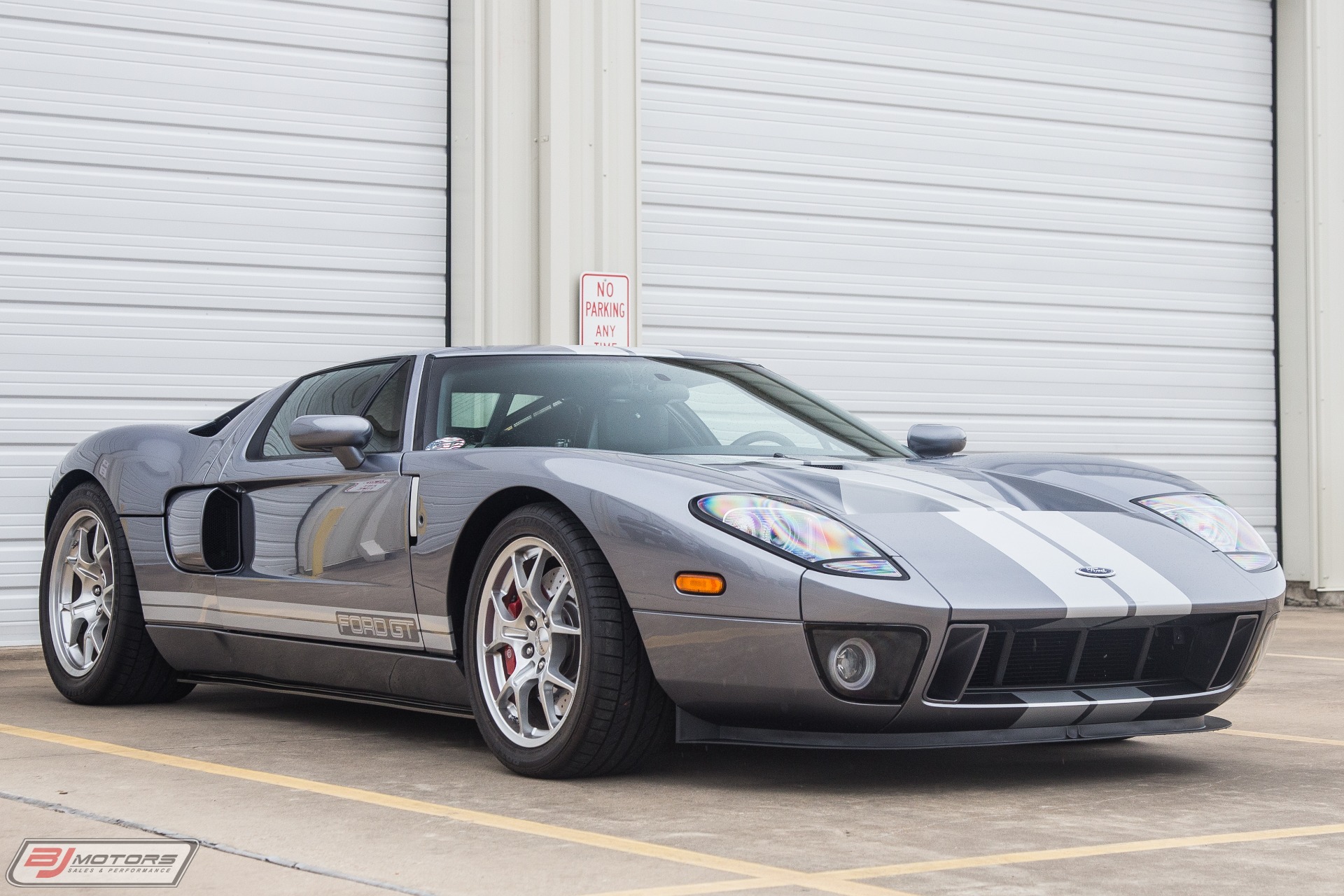 Used-2006-Ford-GT-in-Tungsten-with-Silver-Stripes-Red-Calipers-3-Option-Ford-GT