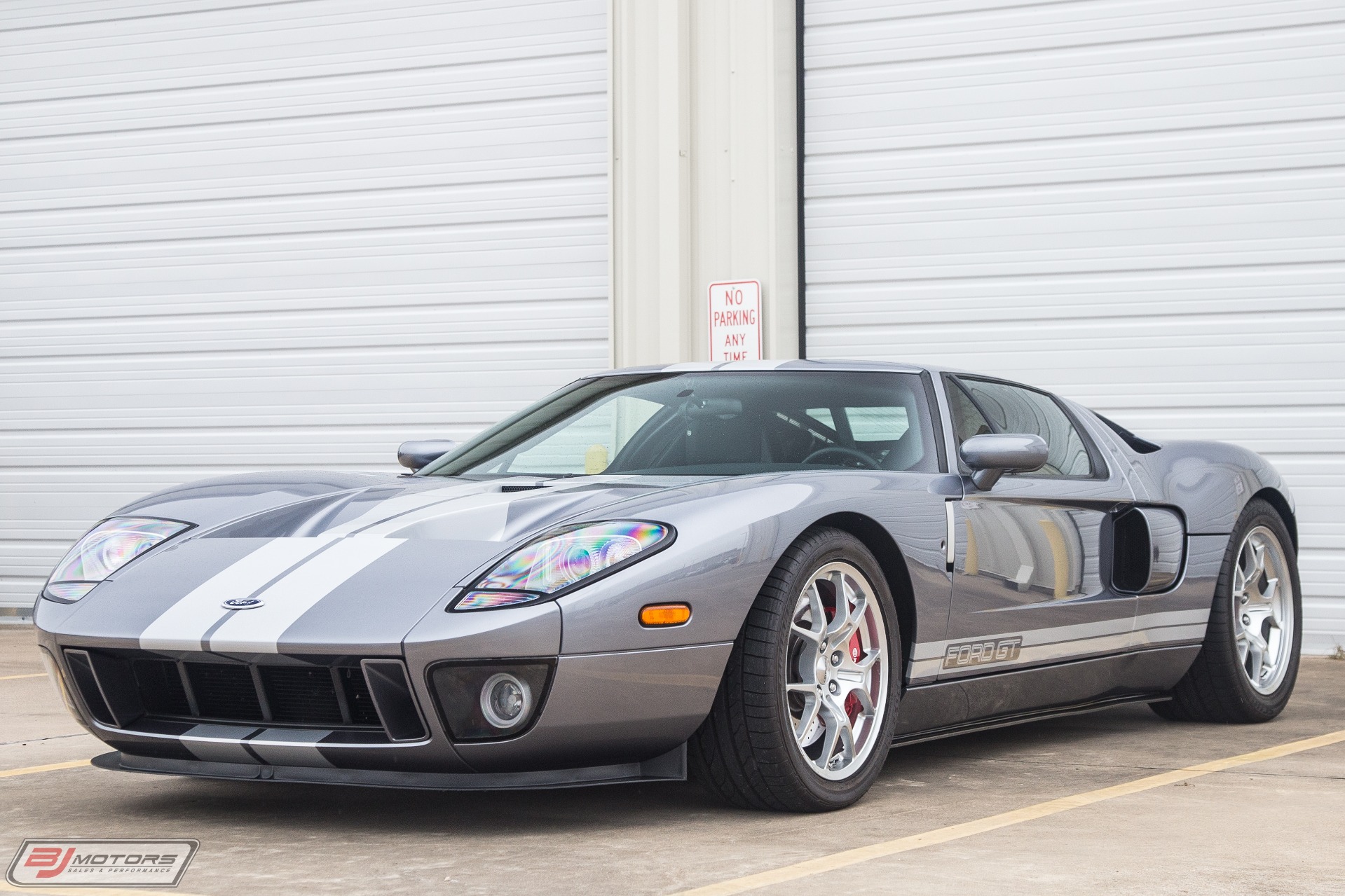 Used-2006-Ford-GT-in-Tungsten-with-Silver-Stripes-Red-Calipers-3-Option-Ford-GT