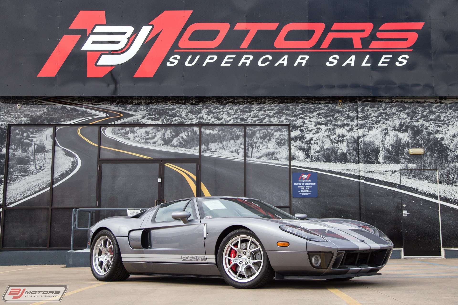 Used-2006-Ford-GT-in-Tungsten-with-Silver-Stripes-Red-Calipers-3-Option-Ford-GT