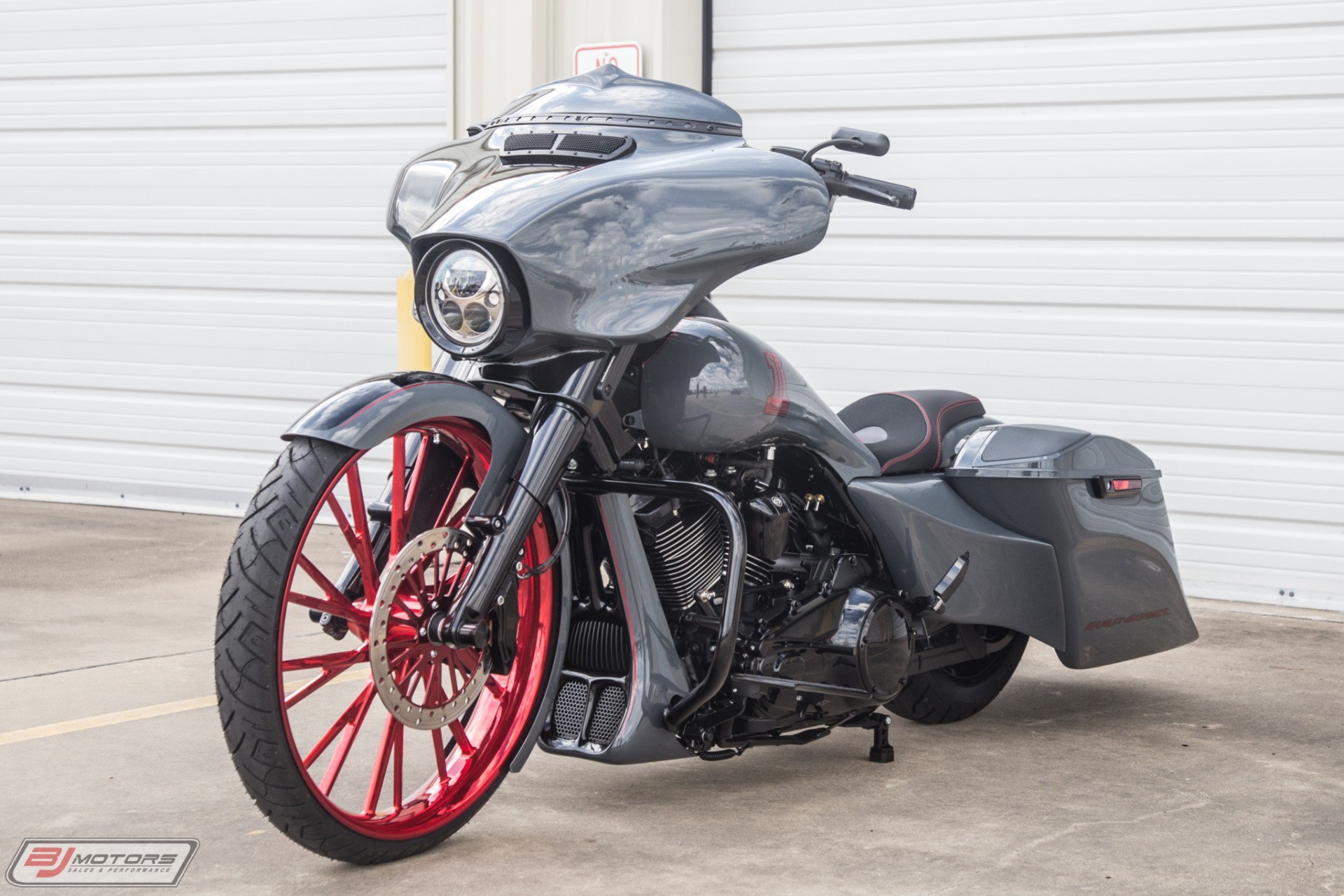 Used-2018-Harley-Davidson-Street-Glide-Custom-Bagger