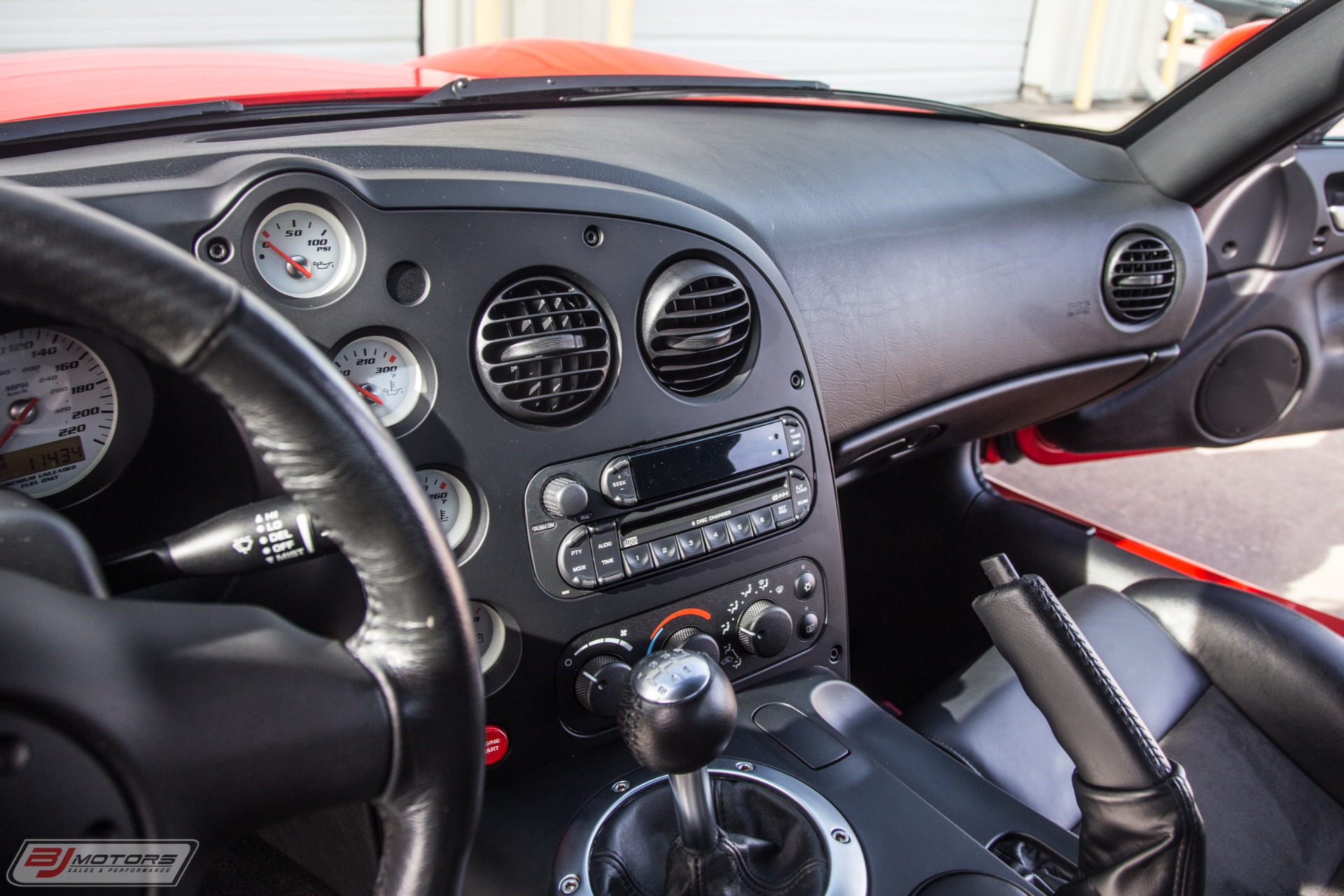 Used-2006-Dodge-Viper-SRT-10