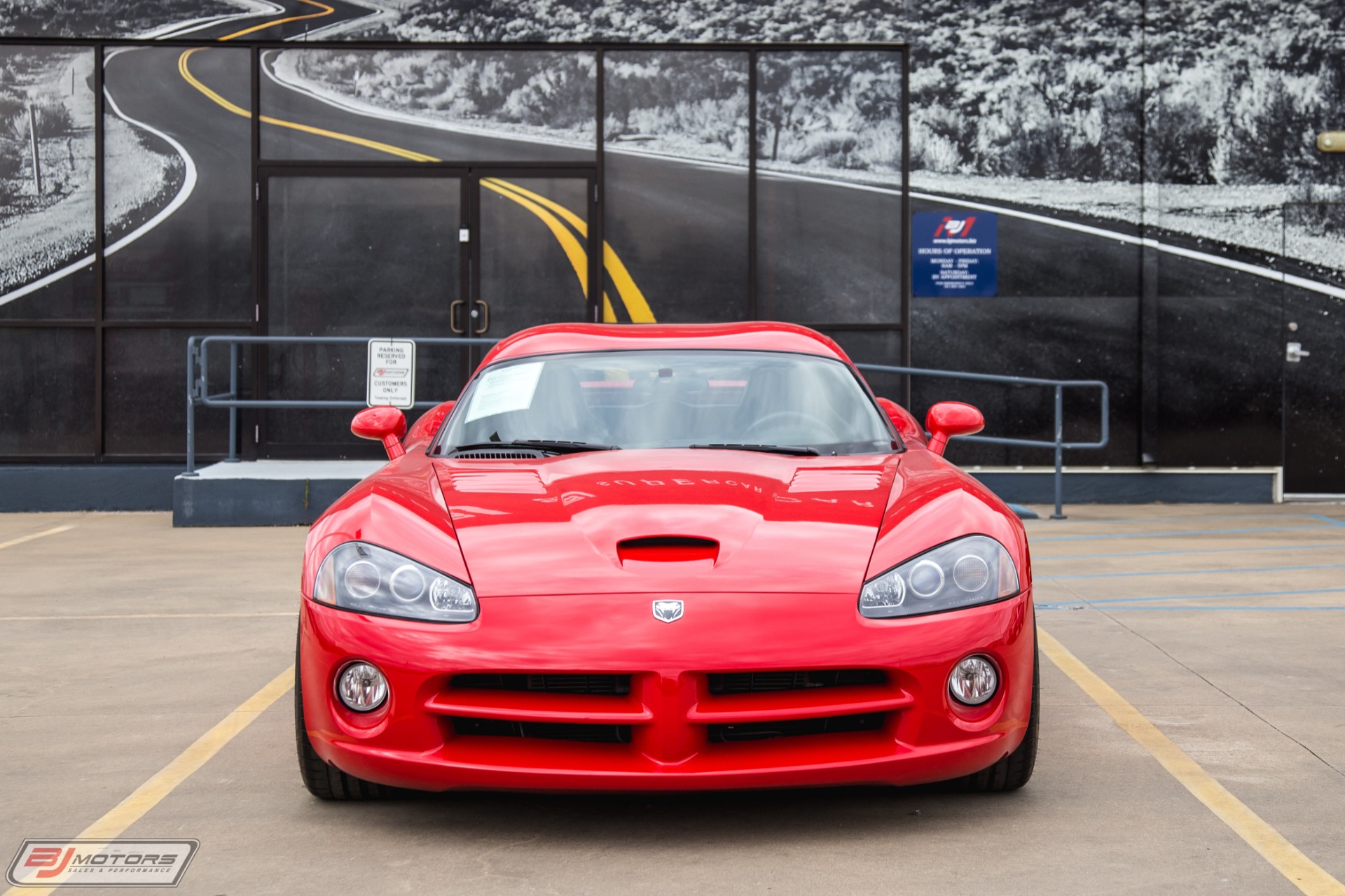 Used-2006-Dodge-Viper-SRT-10