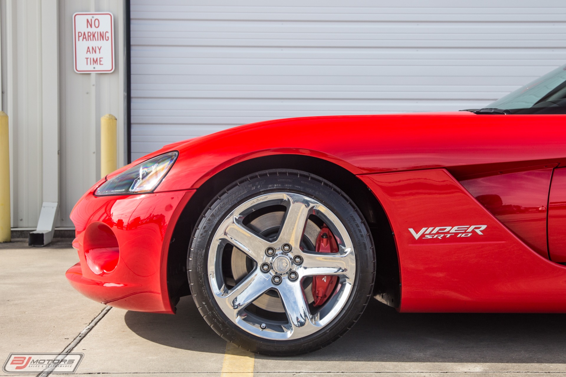 Used-2006-Dodge-Viper-SRT-10