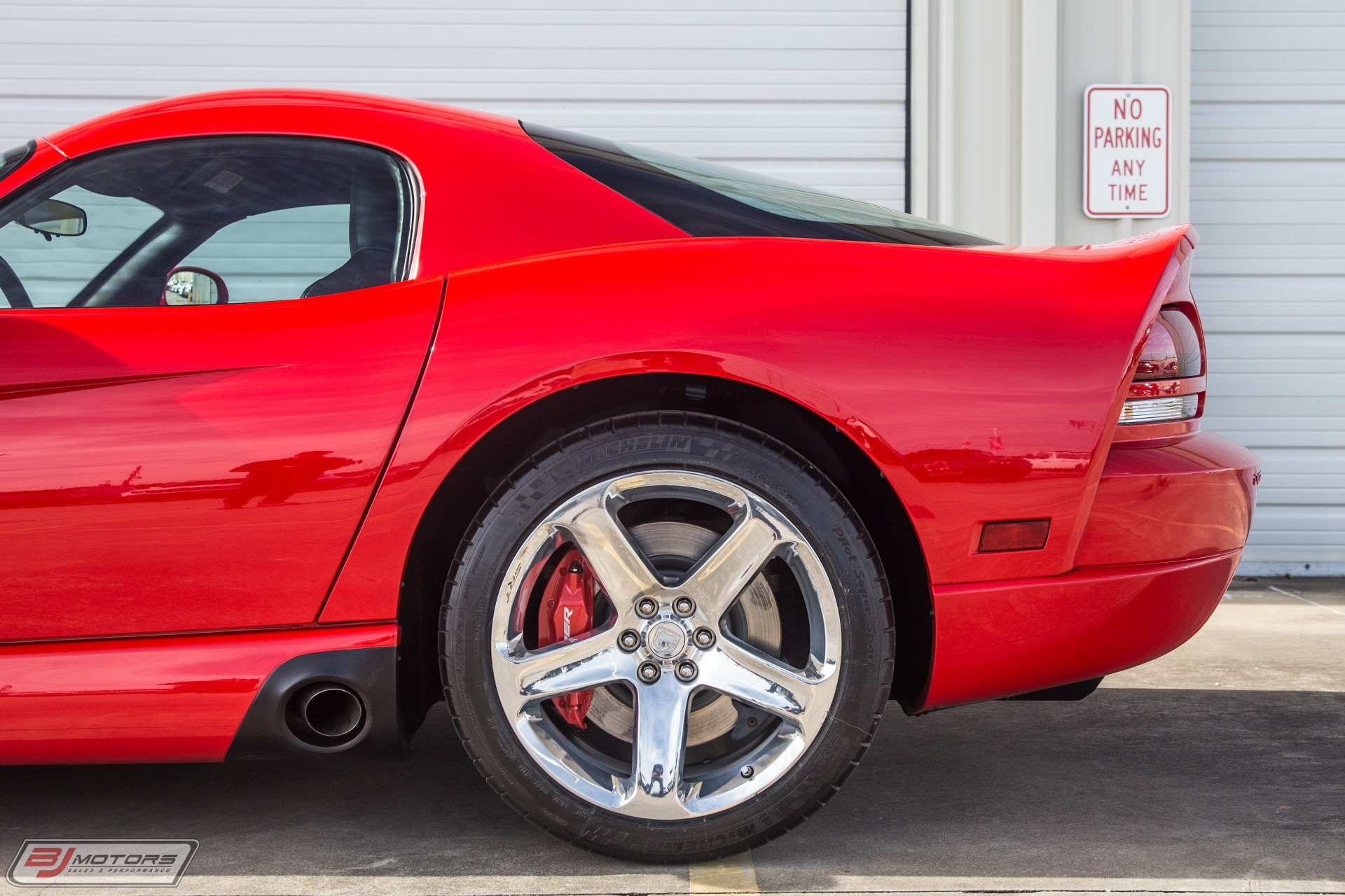 Used-2006-Dodge-Viper-SRT-10