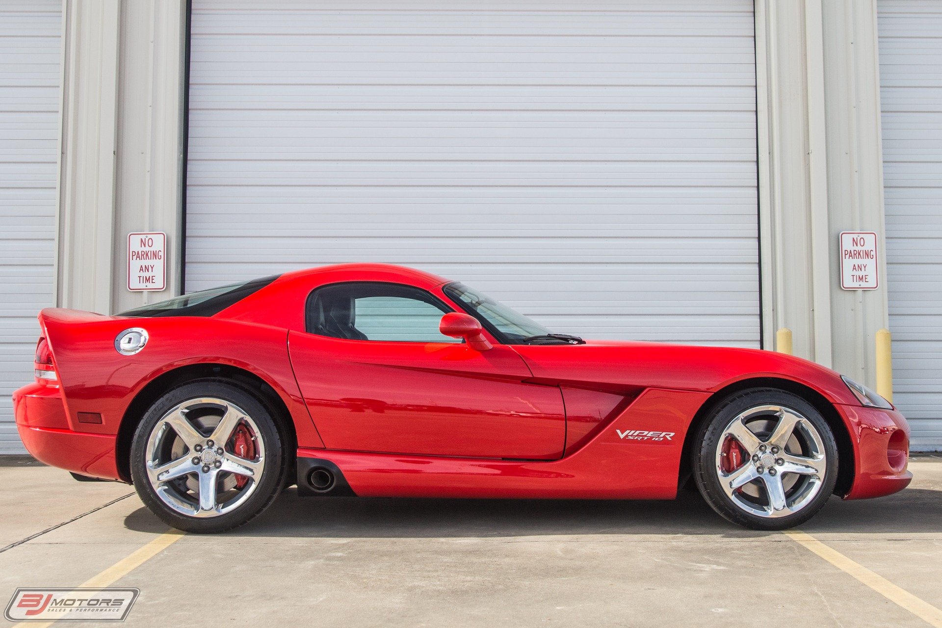 Used-2006-Dodge-Viper-SRT-10