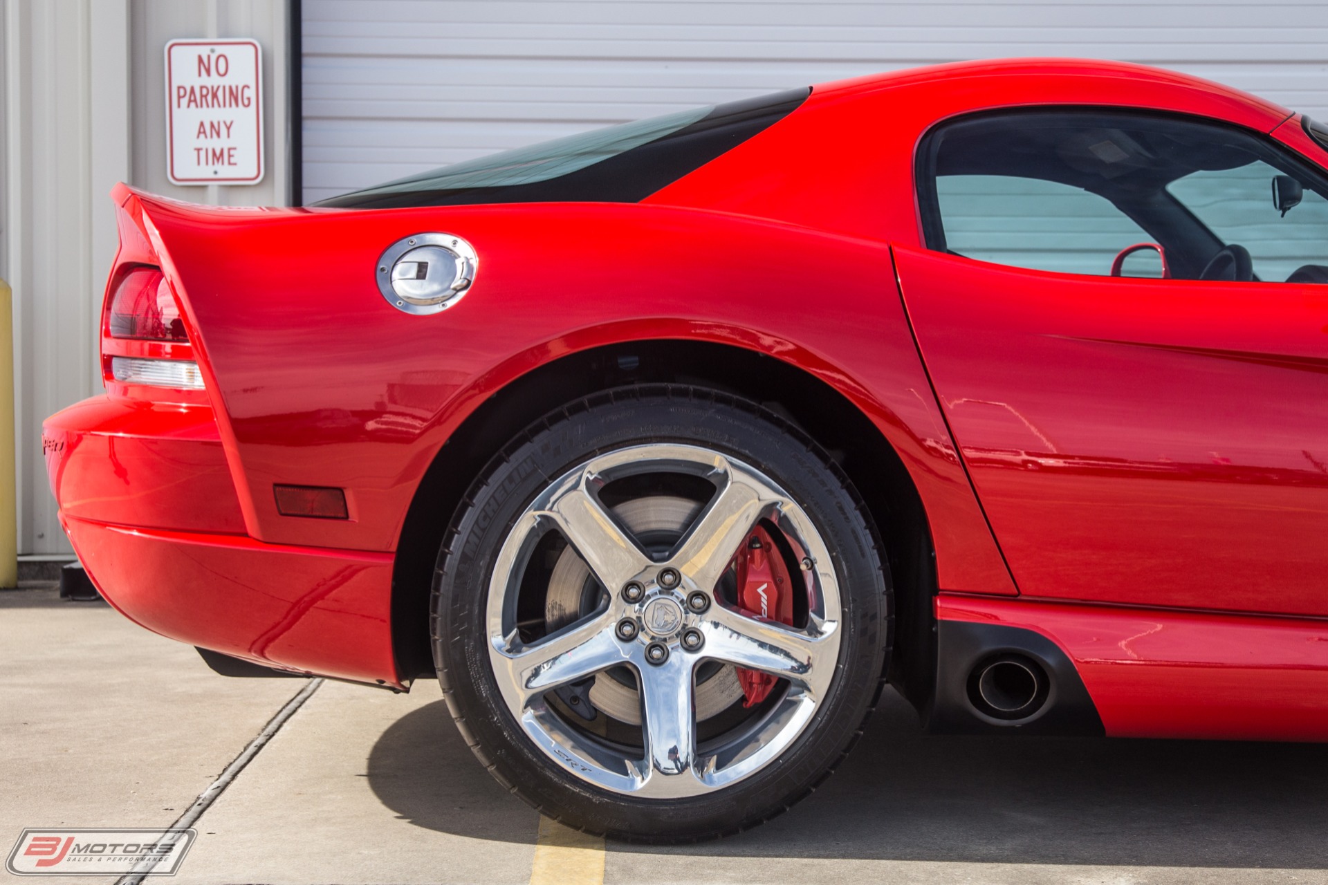 Used-2006-Dodge-Viper-SRT-10