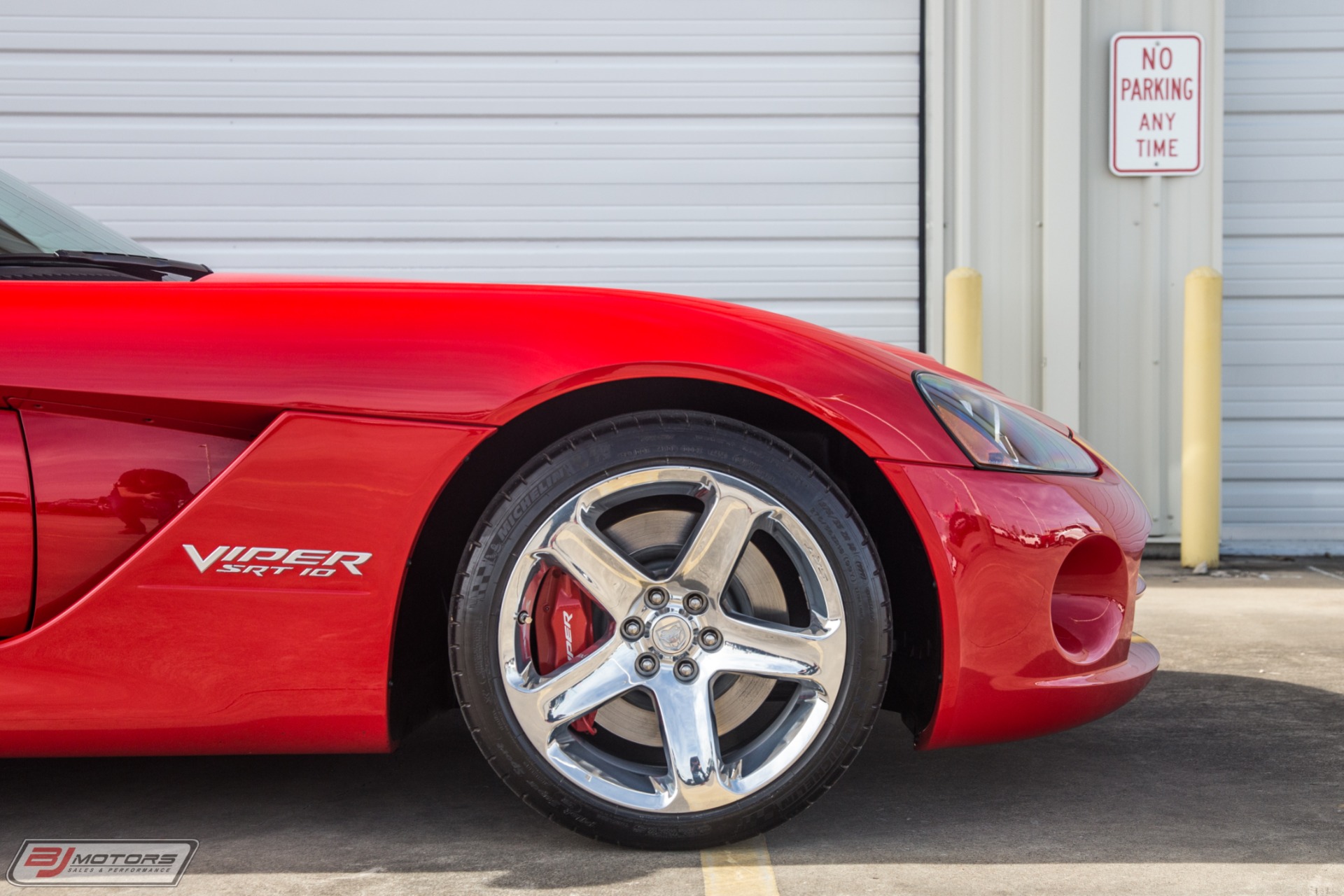 Used-2006-Dodge-Viper-SRT-10