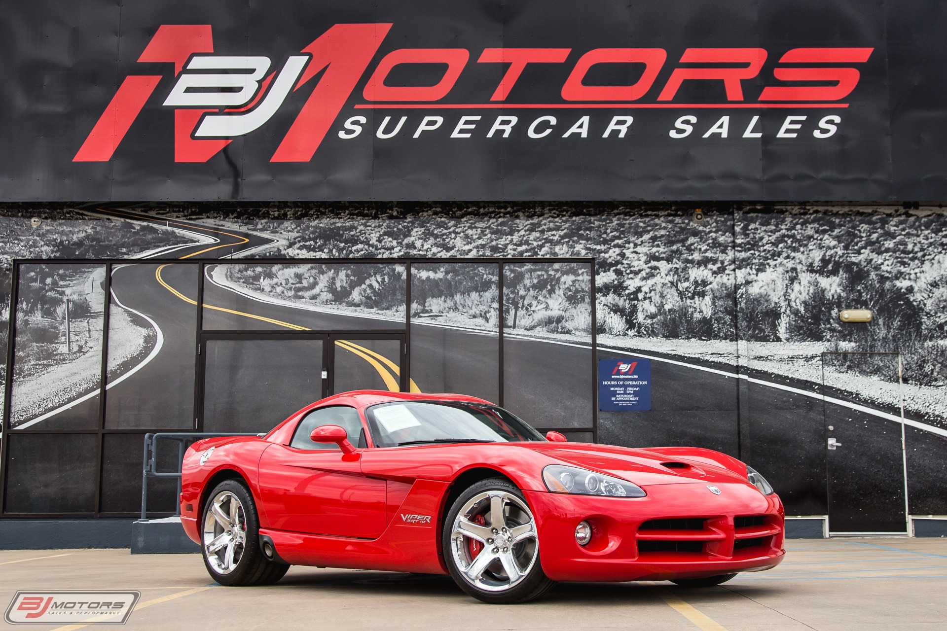 Used-2006-Dodge-Viper-SRT-10