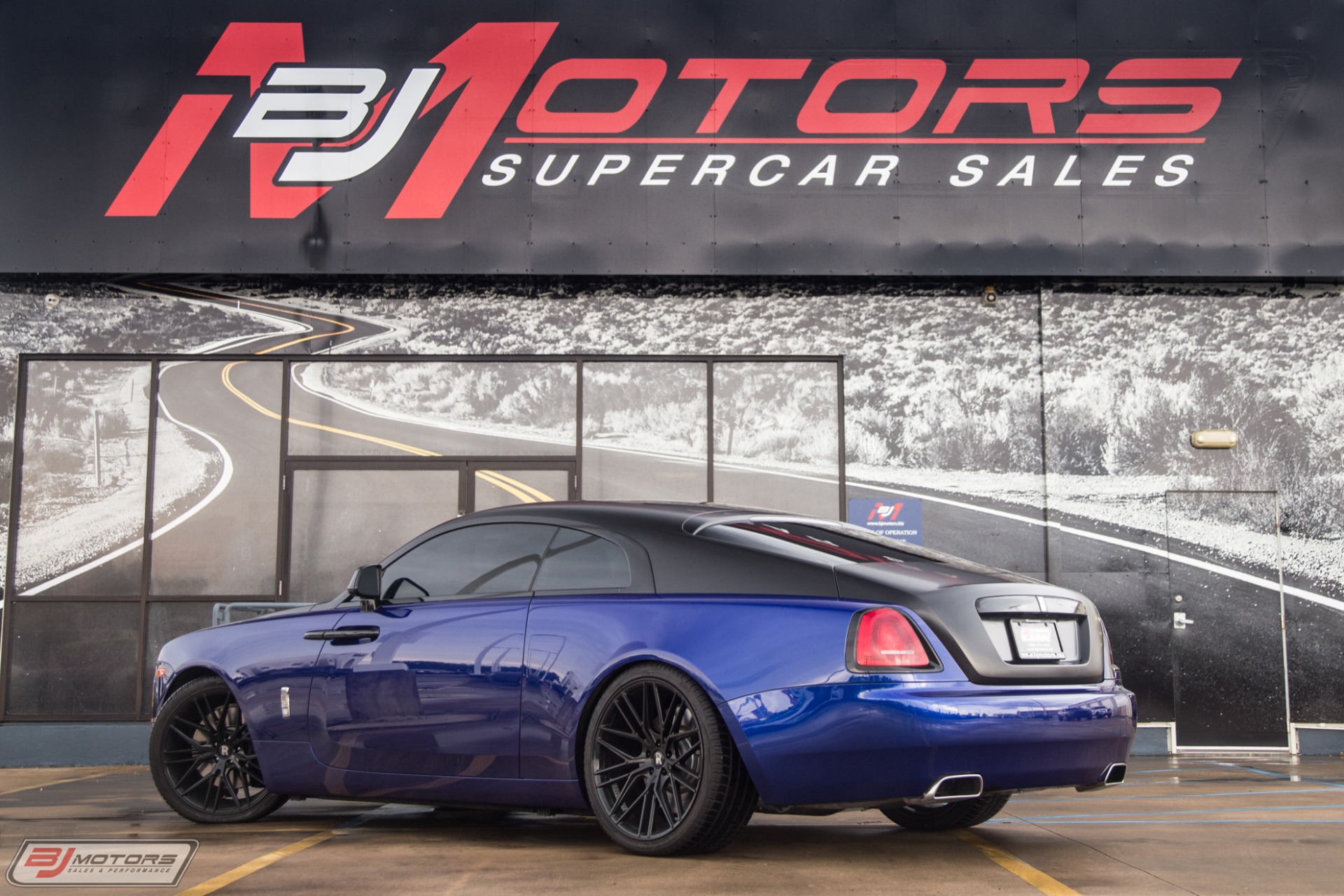 Used-2016-Rolls-Royce-Wraith-Starlight-Headliner