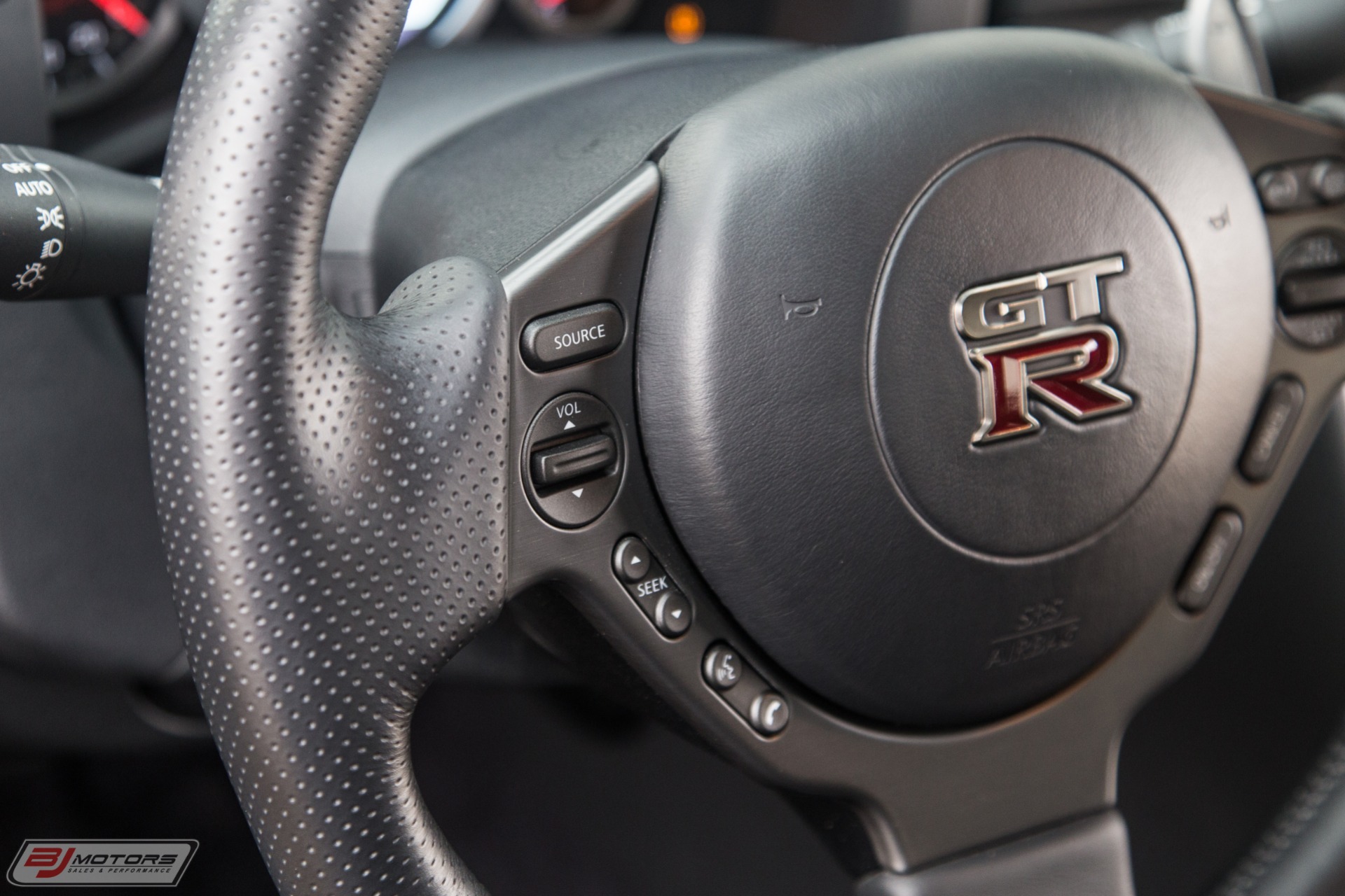 Used-2014-Nissan-GT-R-Switzer