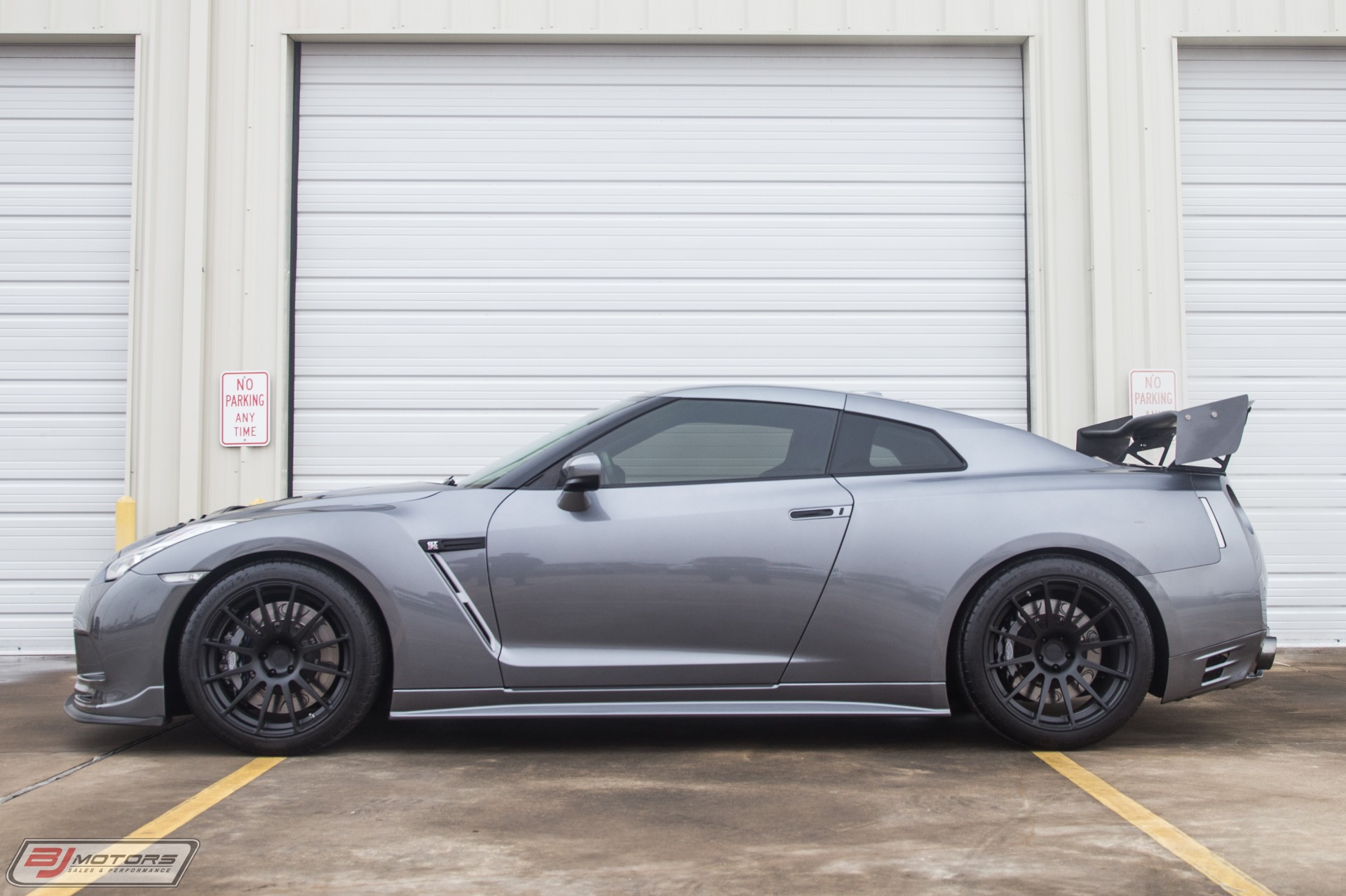 Used-2014-Nissan-GT-R-Switzer