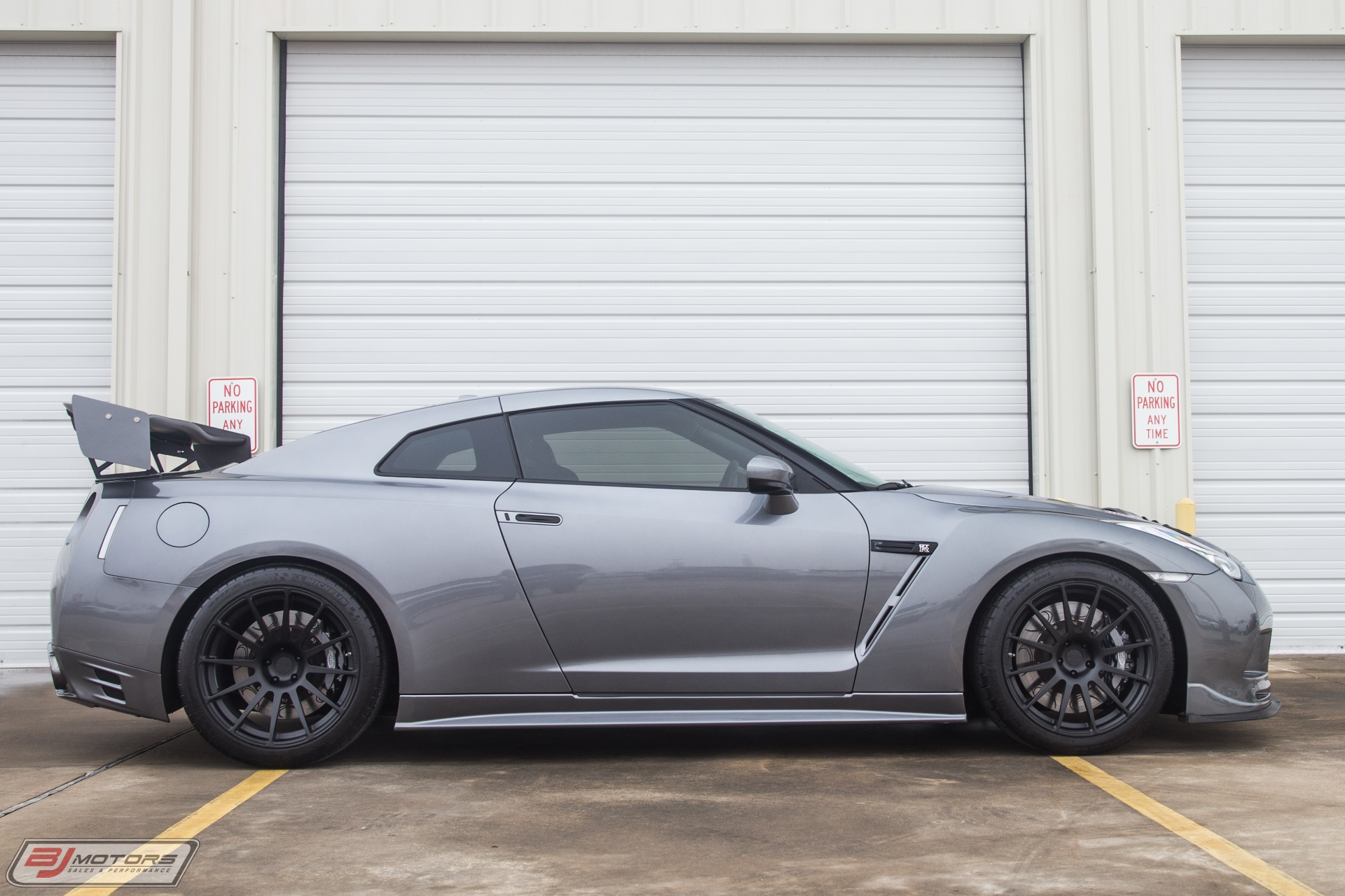 Used-2014-Nissan-GT-R-Switzer