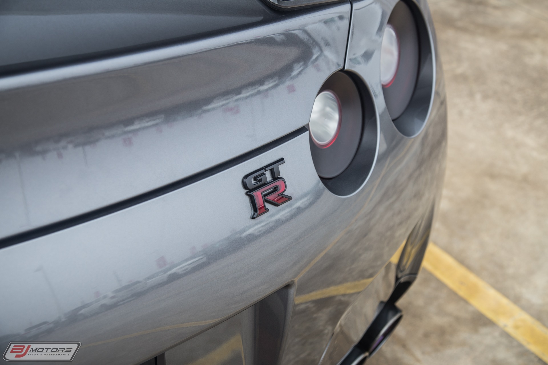 Used-2014-Nissan-GT-R-Switzer