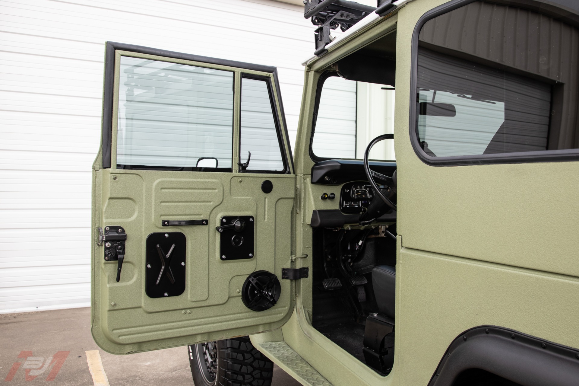 Used-1974-Toyota-Landcruiser-FJ40