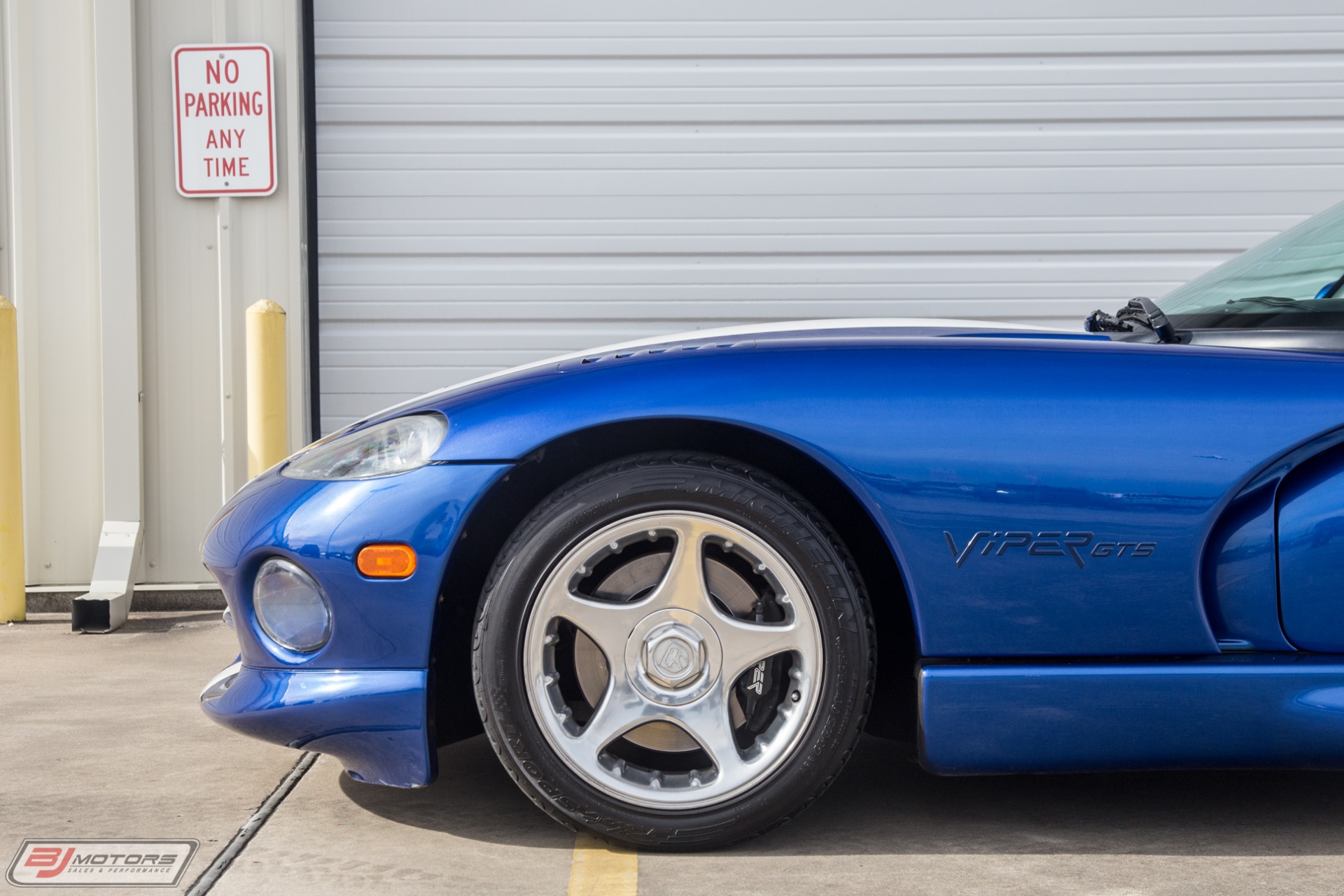 Used-1996-Dodge-Viper-GTS