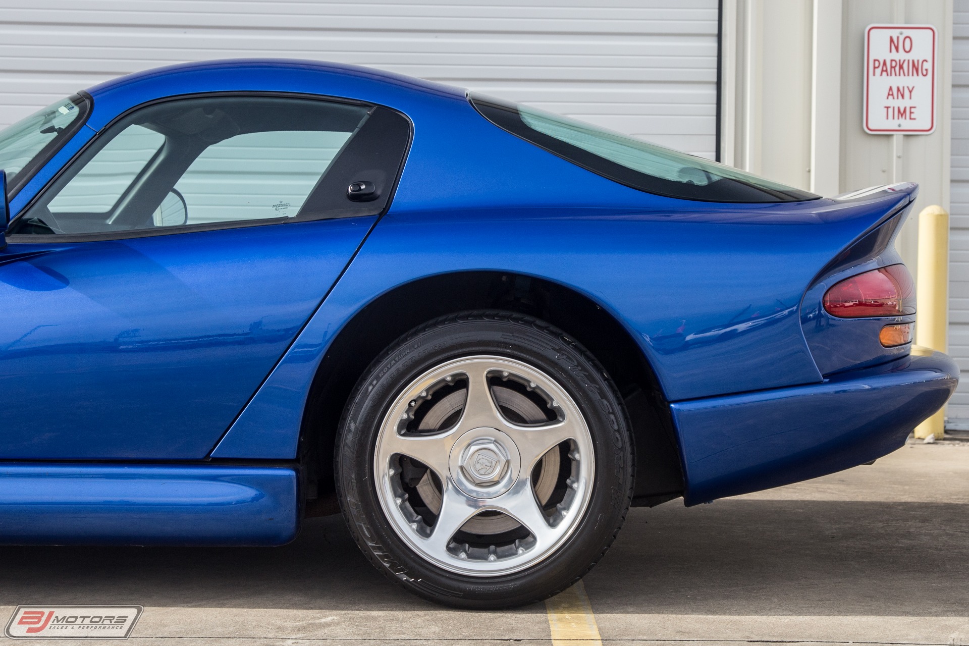 Used-1996-Dodge-Viper-GTS