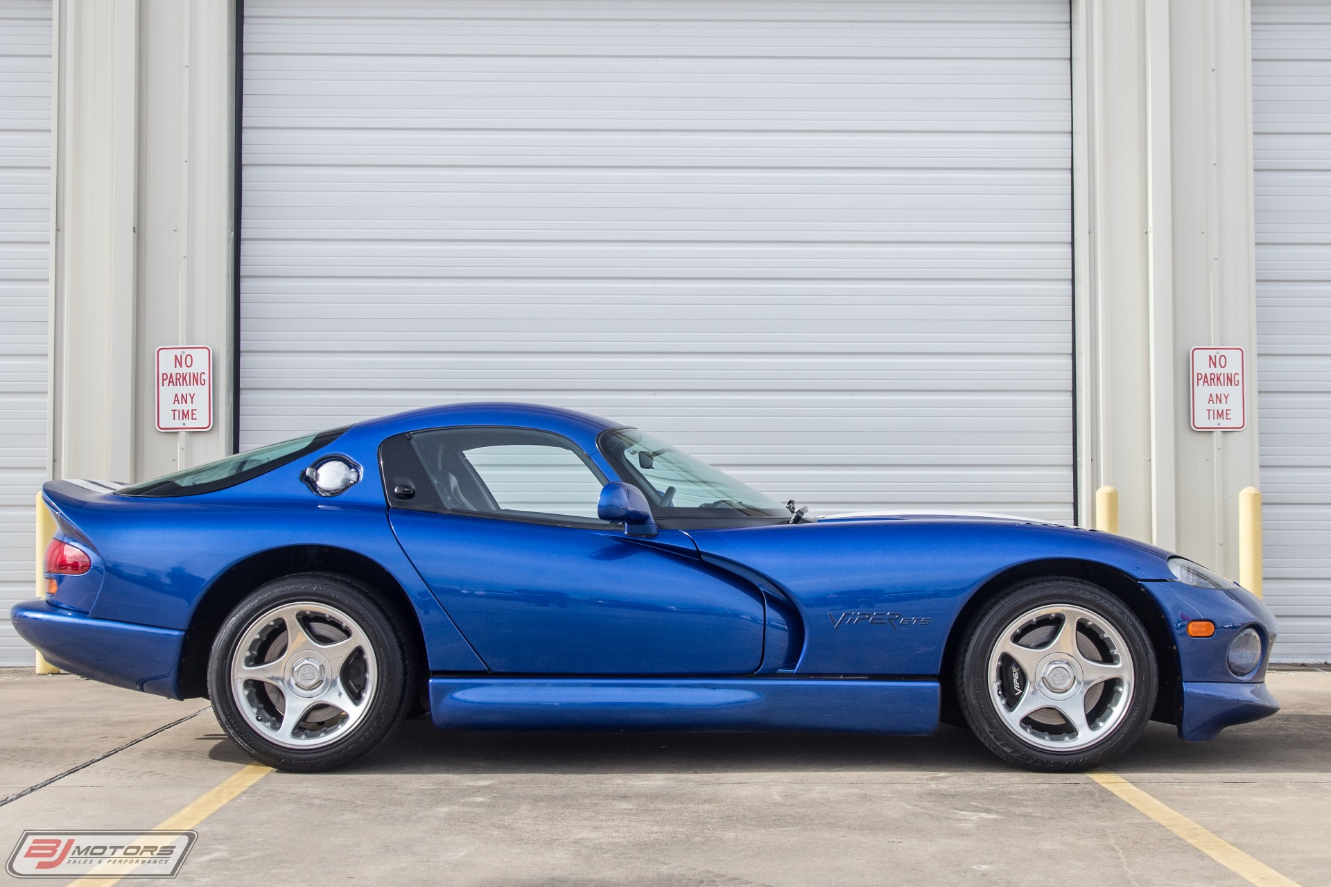 Used-1996-Dodge-Viper-GTS