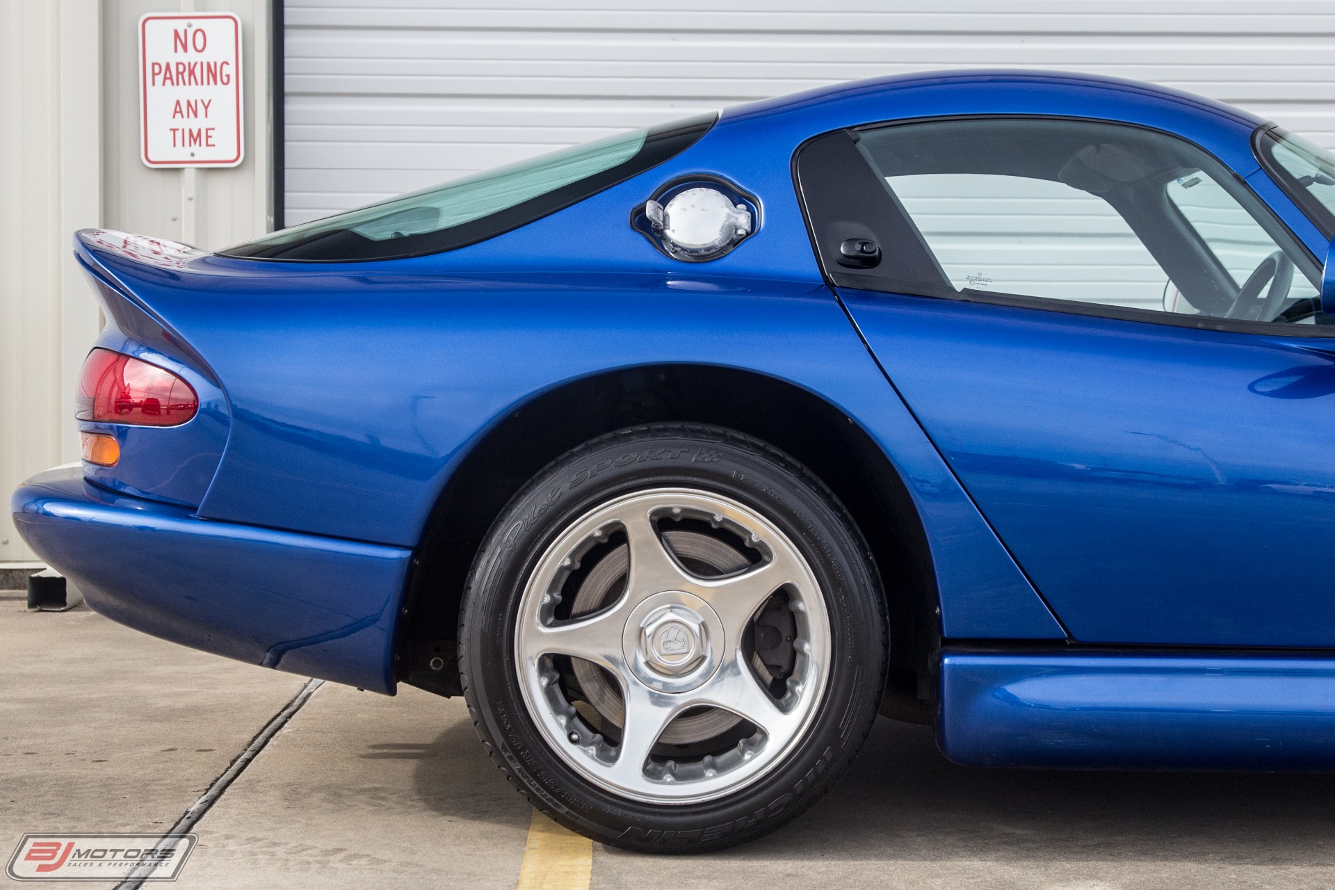 Used-1996-Dodge-Viper-GTS