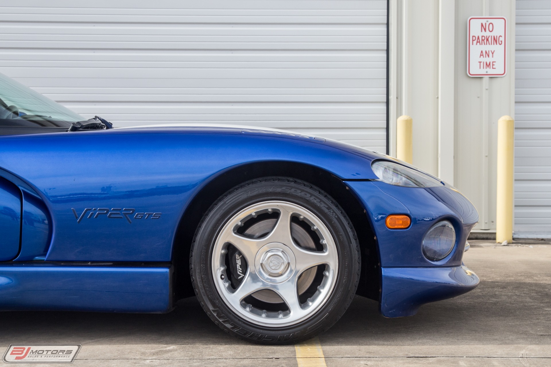 Used-1996-Dodge-Viper-GTS