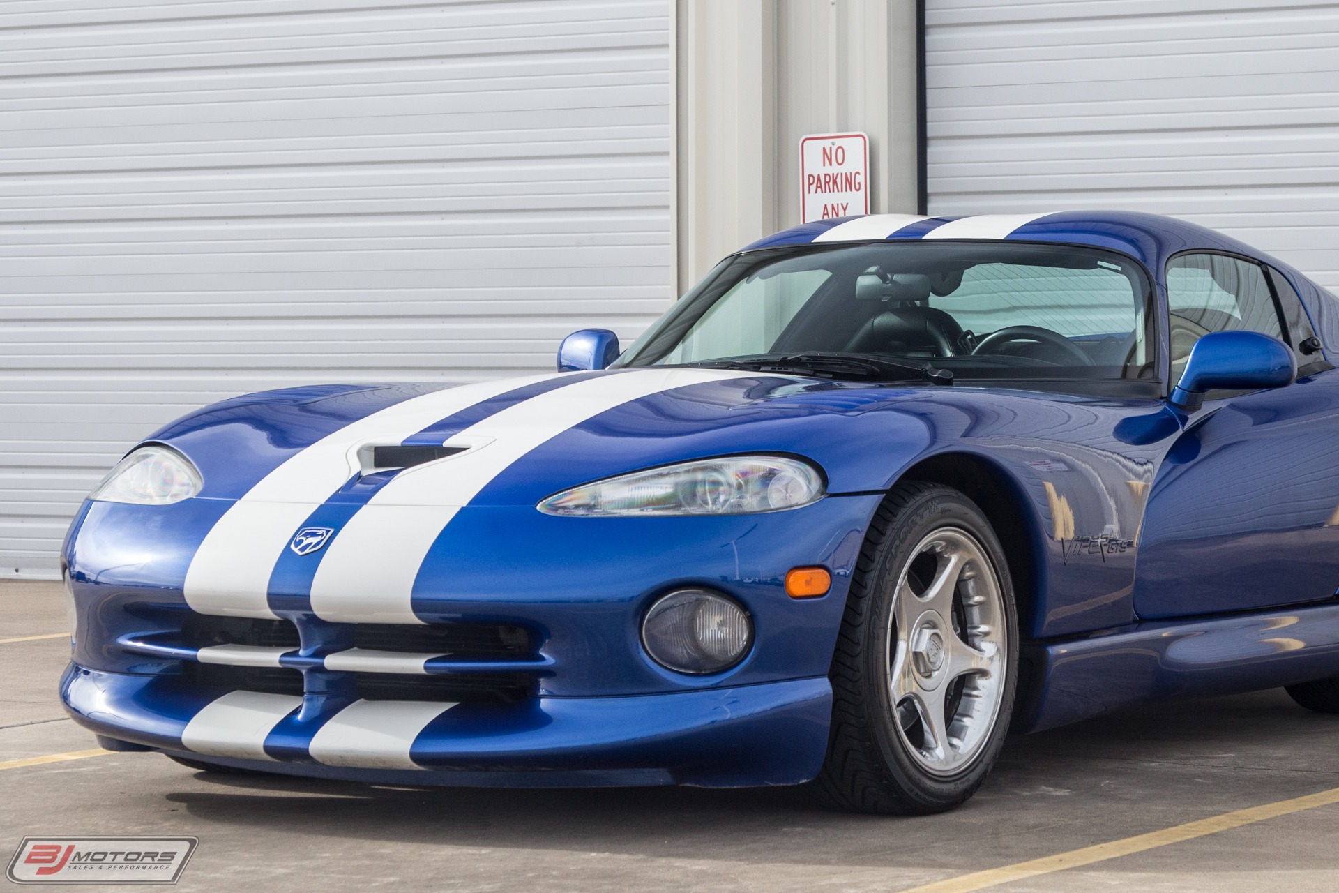 Used-1996-Dodge-Viper-GTS