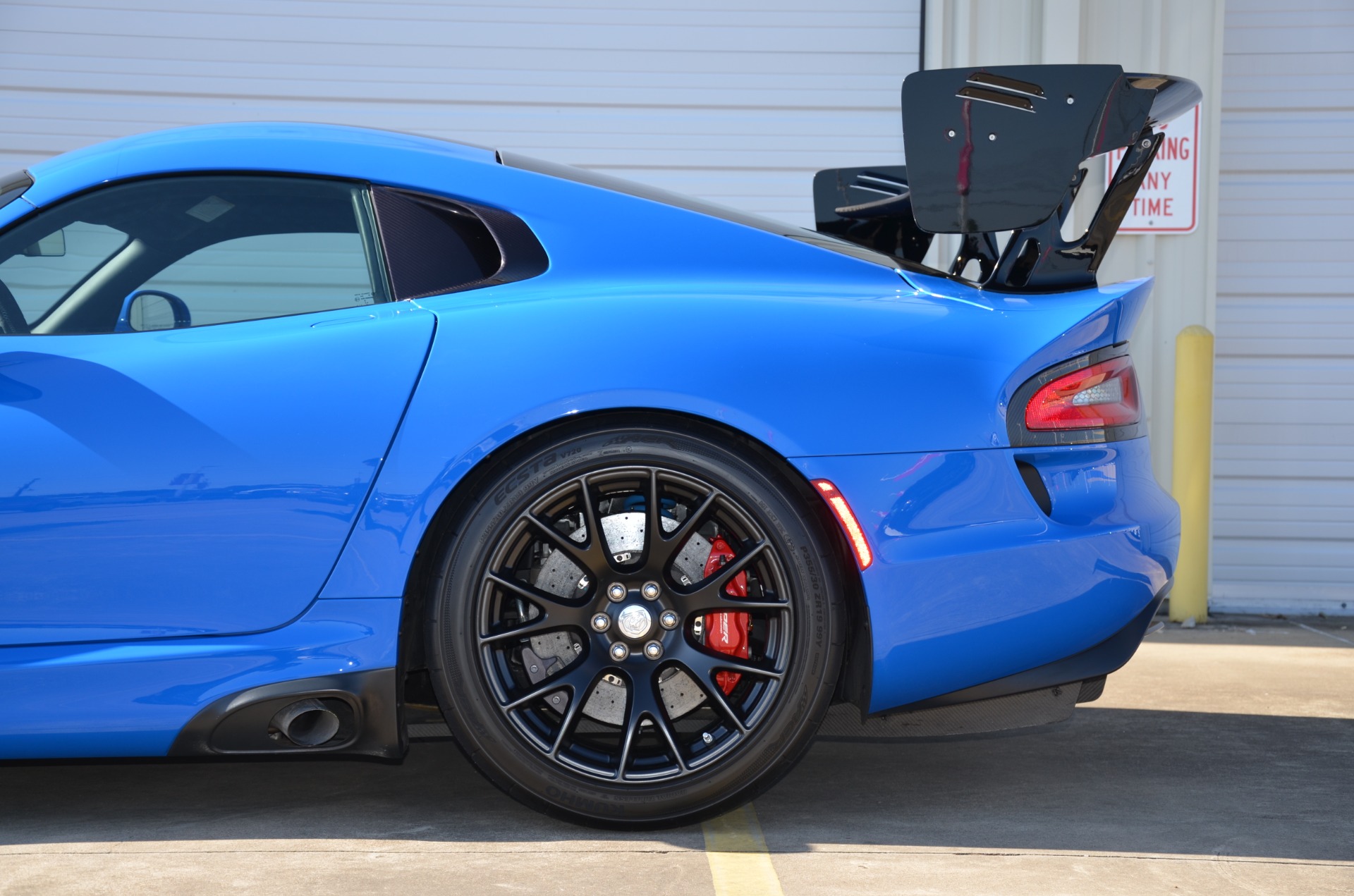 Used-2017-Dodge-Viper-ACR-Extreme