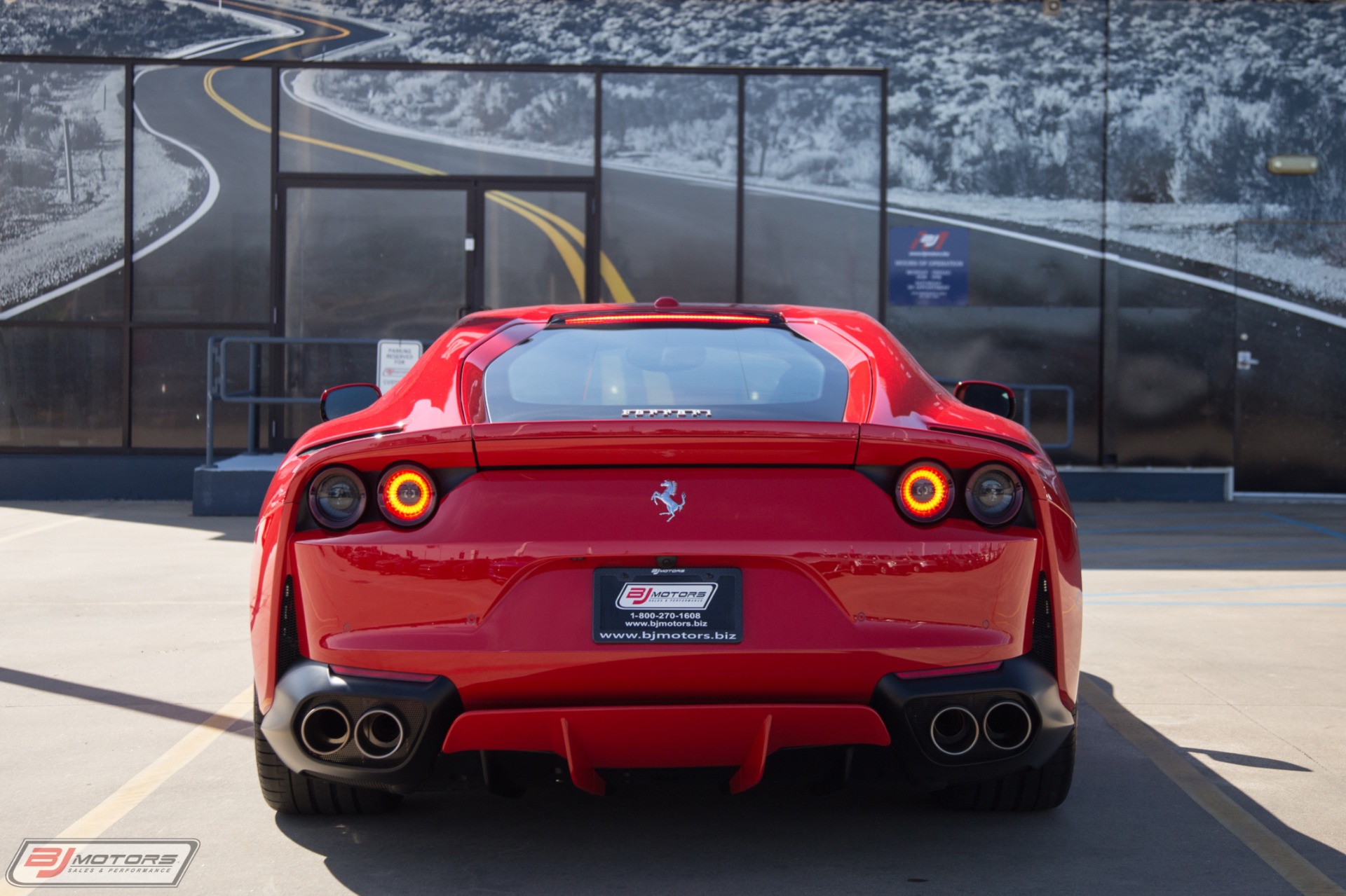 Used-2019-Ferrari-812-Superfast-Rosso-Corsa-D-w-Cuoio-Interior