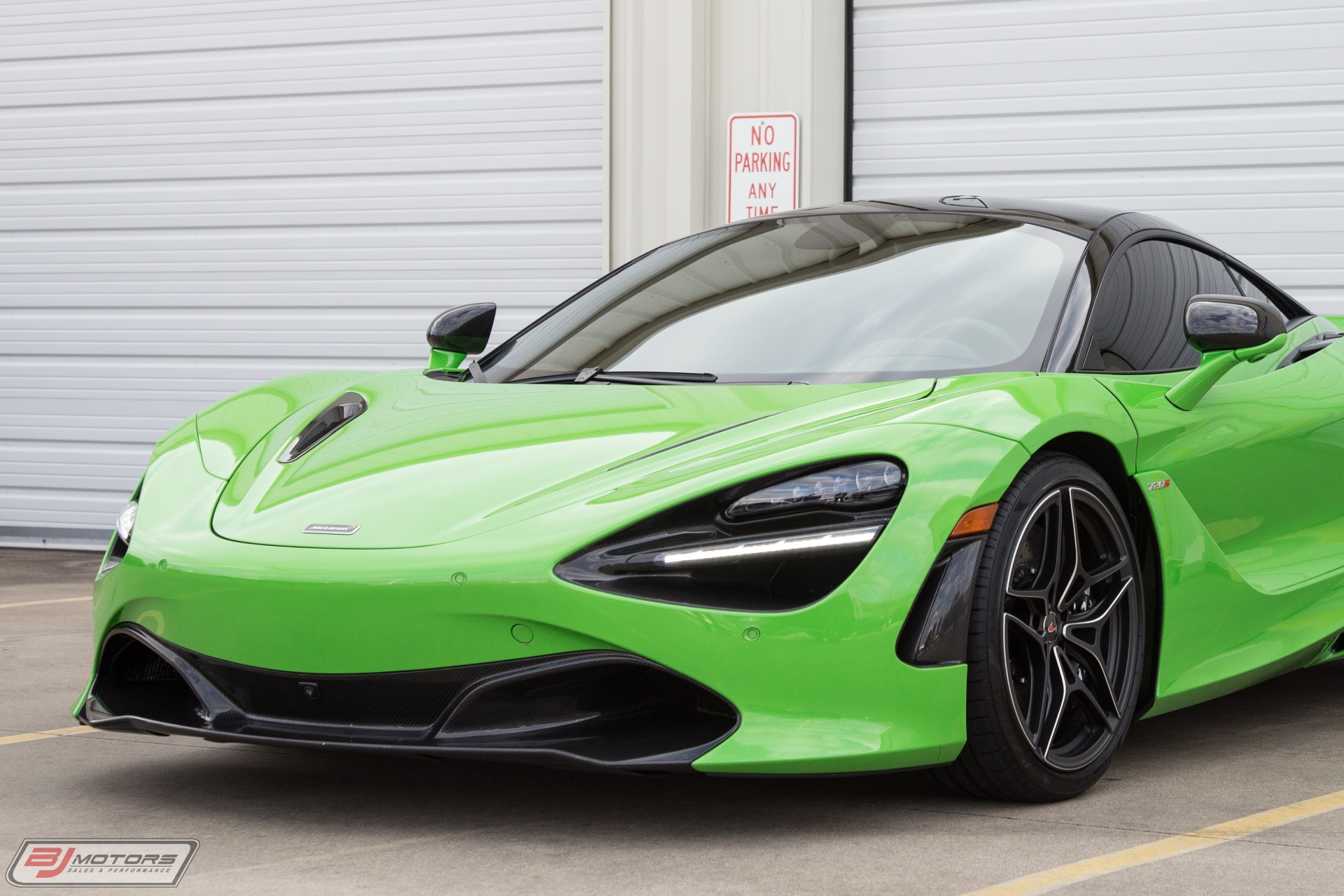 Used-2018-McLaren-720S-Performance-MSO-Mantis-Green