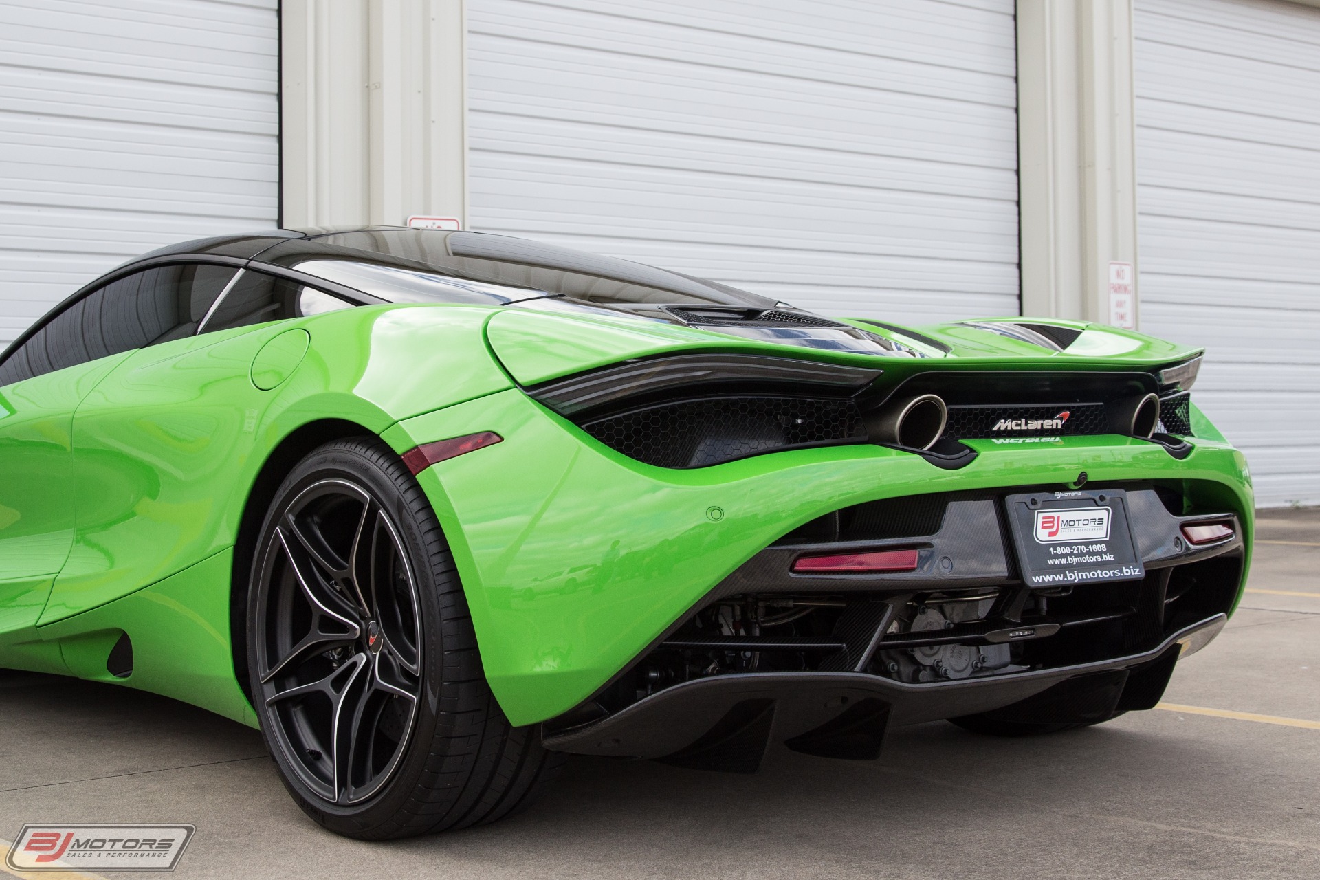 Used-2018-McLaren-720S-Performance-MSO-Mantis-Green