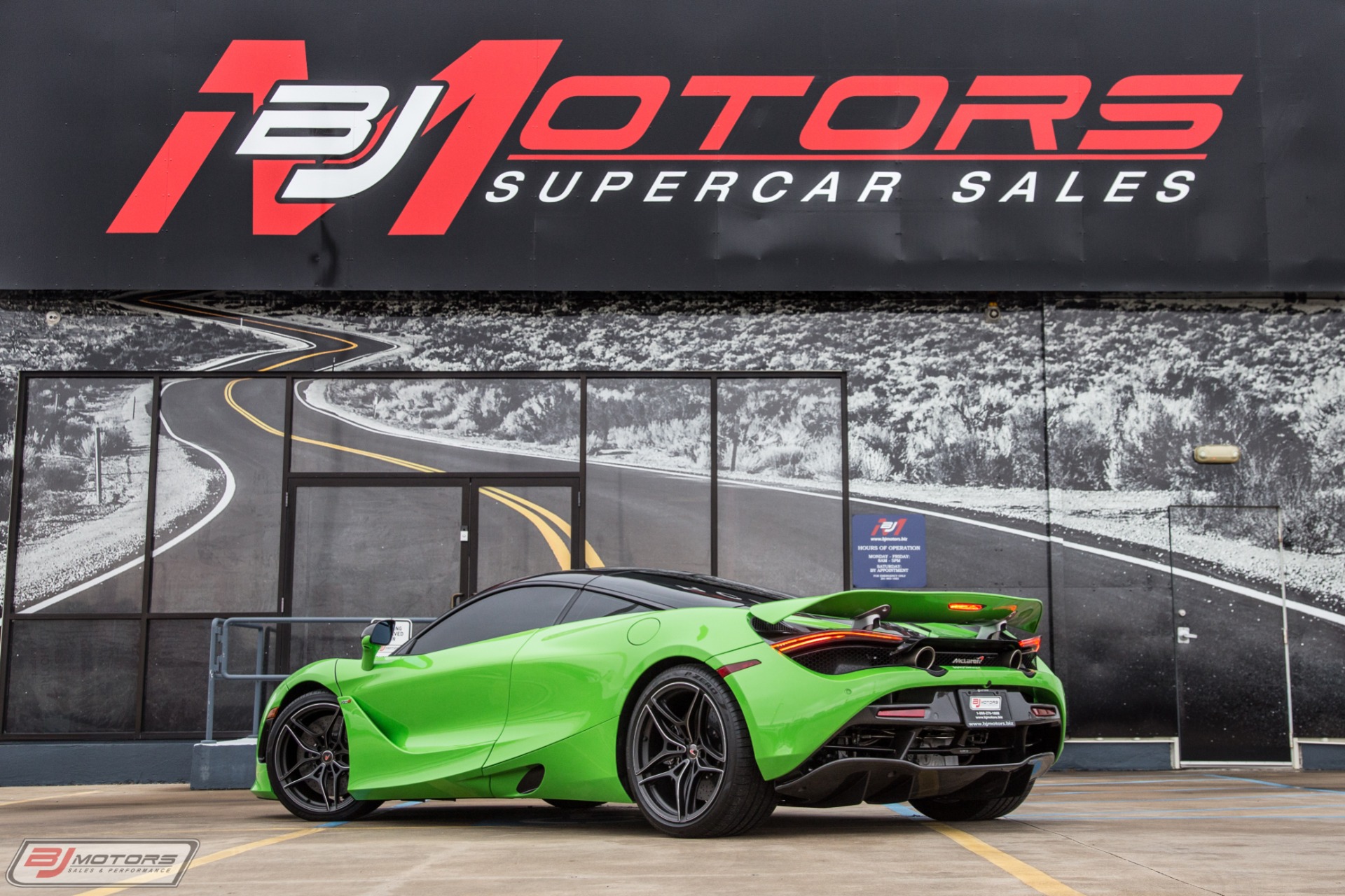 Used-2018-McLaren-720S-Performance-MSO-Mantis-Green