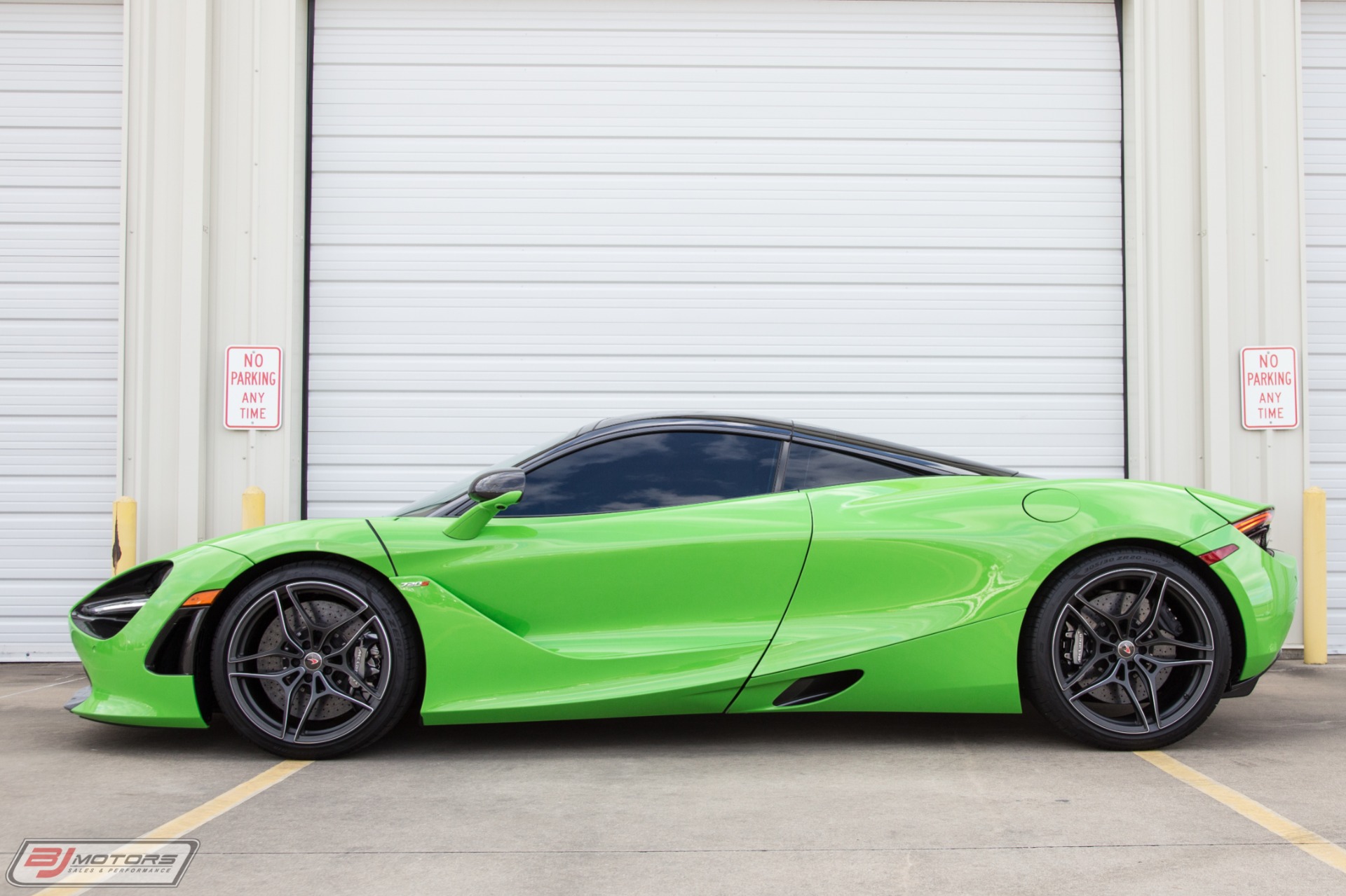 Used-2018-McLaren-720S-Performance-MSO-Mantis-Green