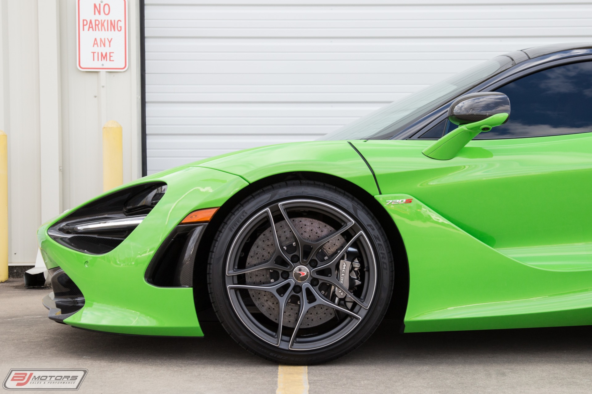 Used-2018-McLaren-720S-Performance-MSO-Mantis-Green