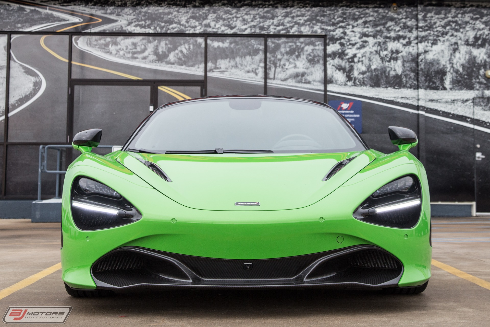 Used-2018-McLaren-720S-Performance-MSO-Mantis-Green