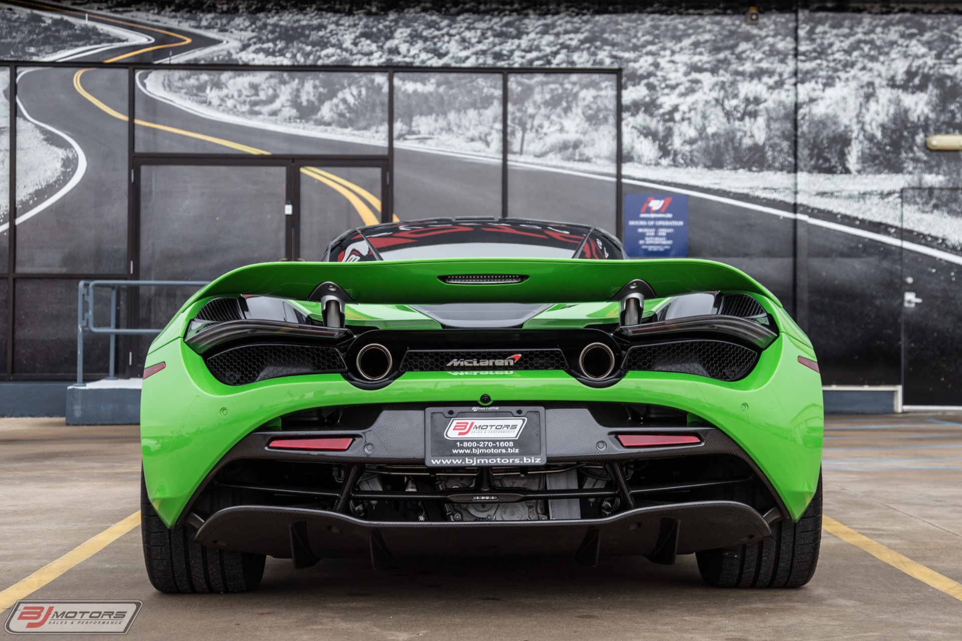 Used-2018-McLaren-720S-Performance-MSO-Mantis-Green