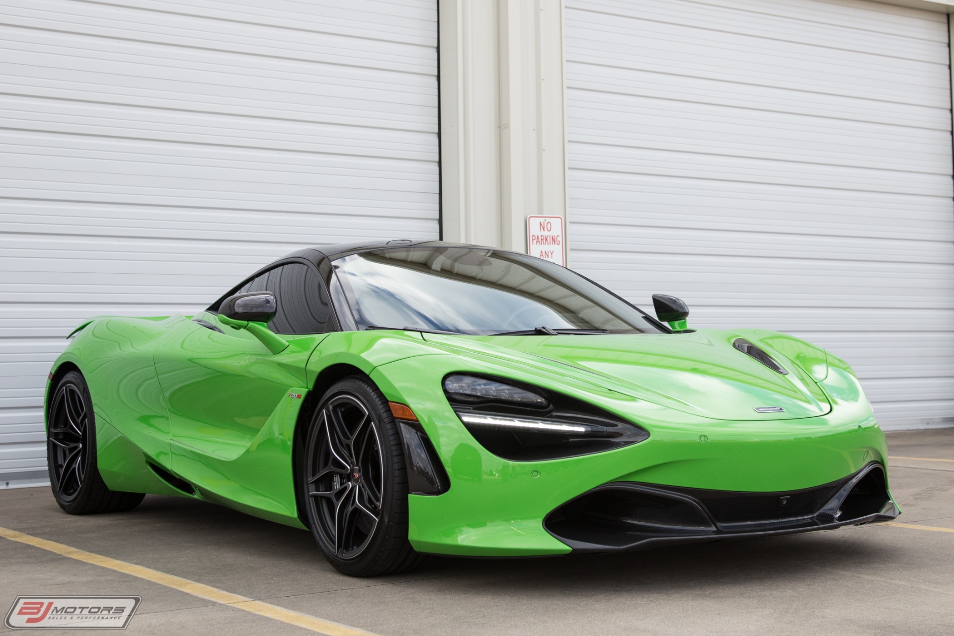 Used-2018-McLaren-720S-Performance-MSO-Mantis-Green