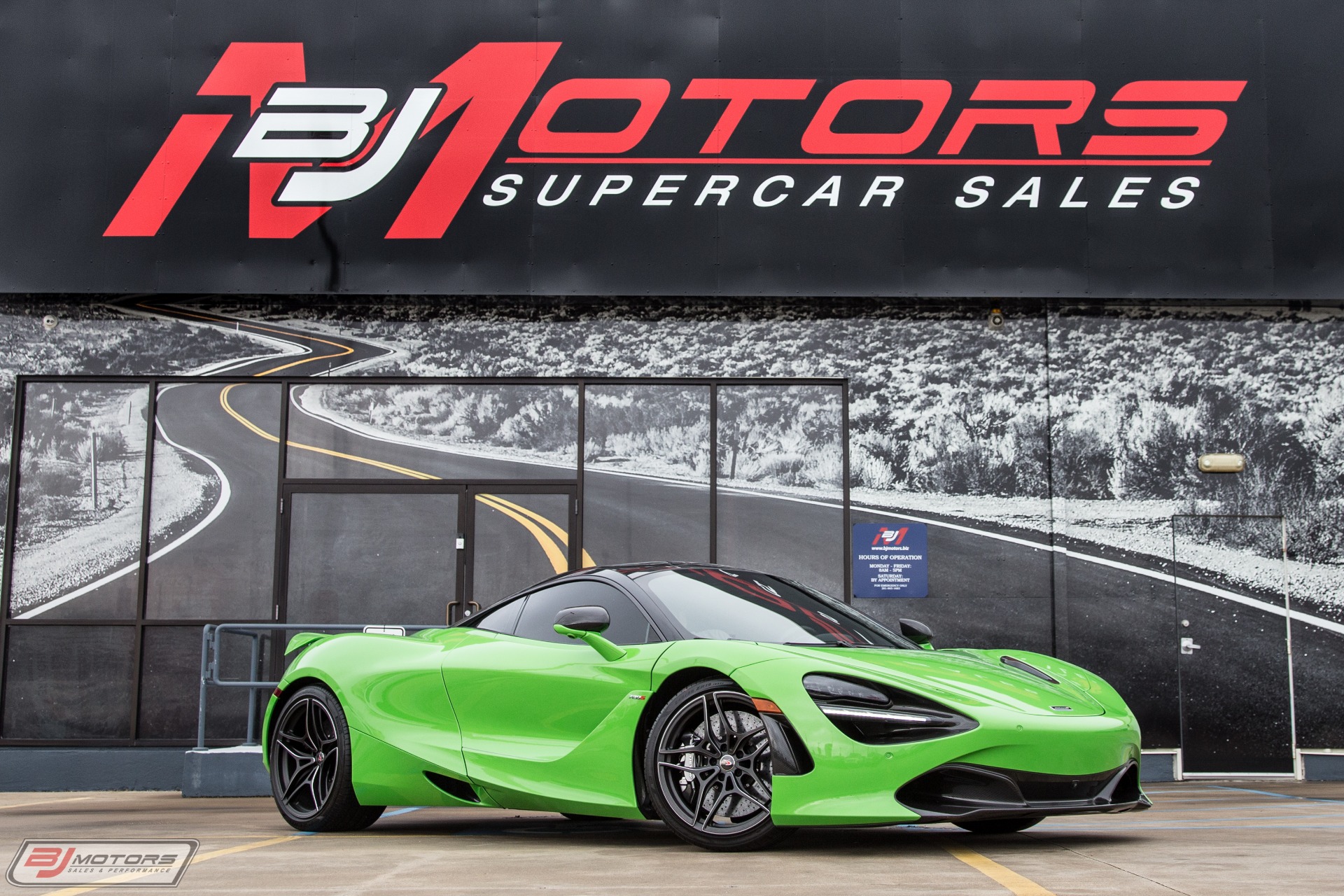 Used-2018-McLaren-720S-Performance-MSO-Mantis-Green