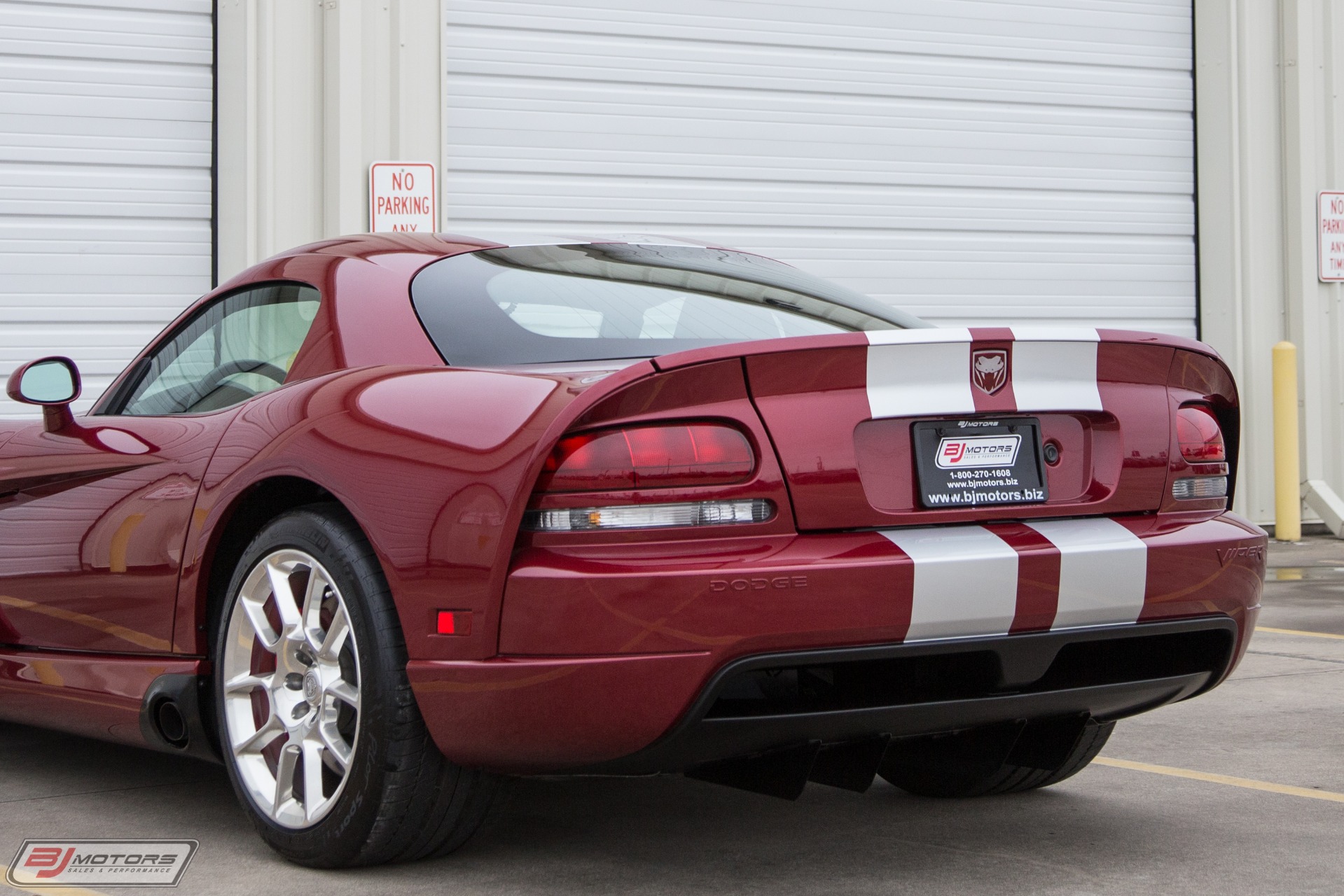 Used-2008-Dodge-Viper-SRT-10