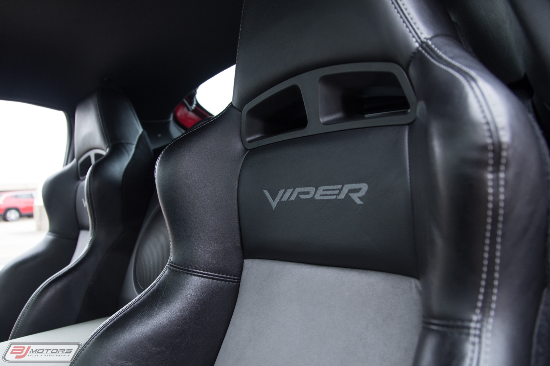 Used-2008-Dodge-Viper-SRT-10